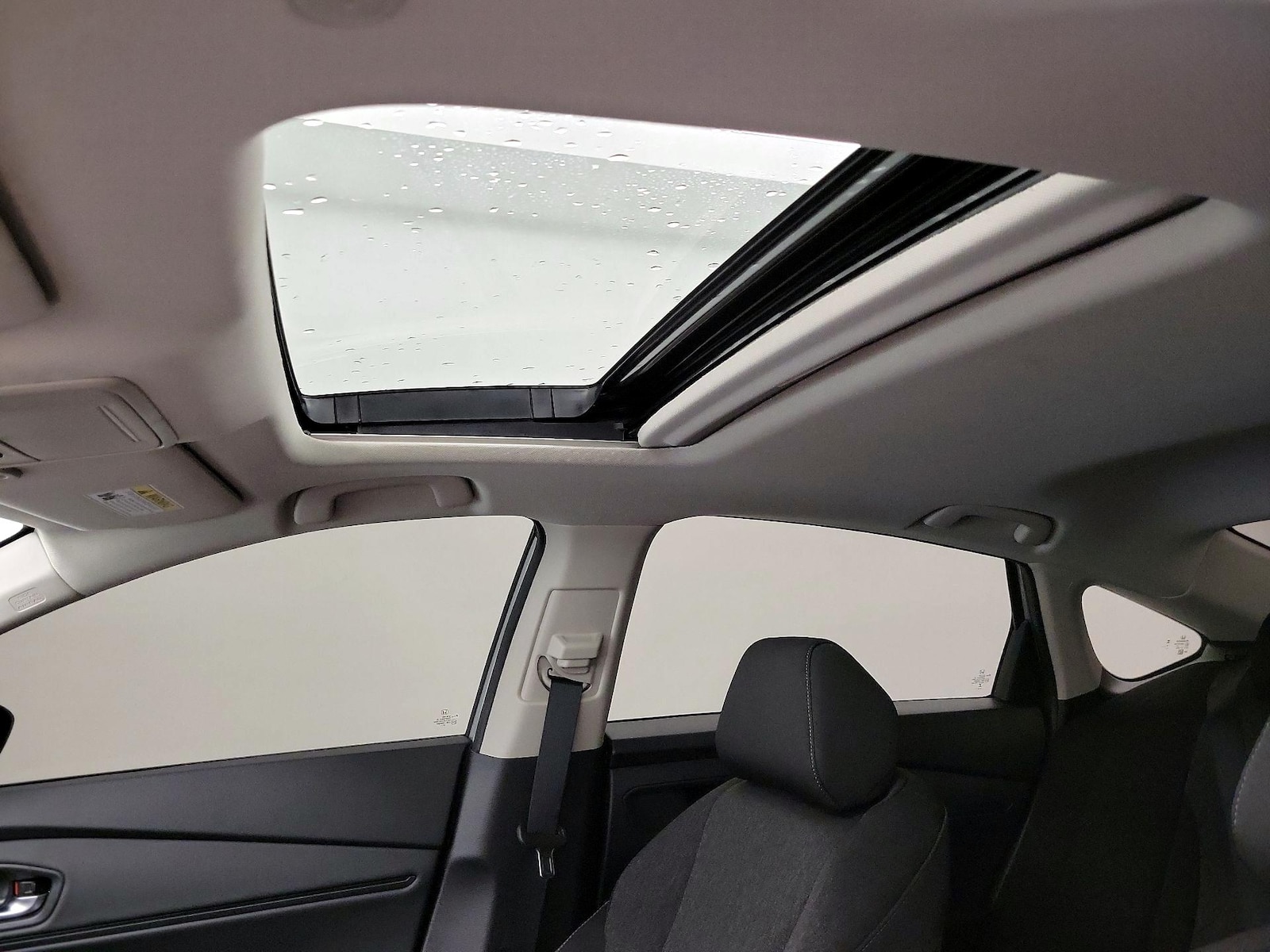 Sunroof(s) & Overhead Airbags