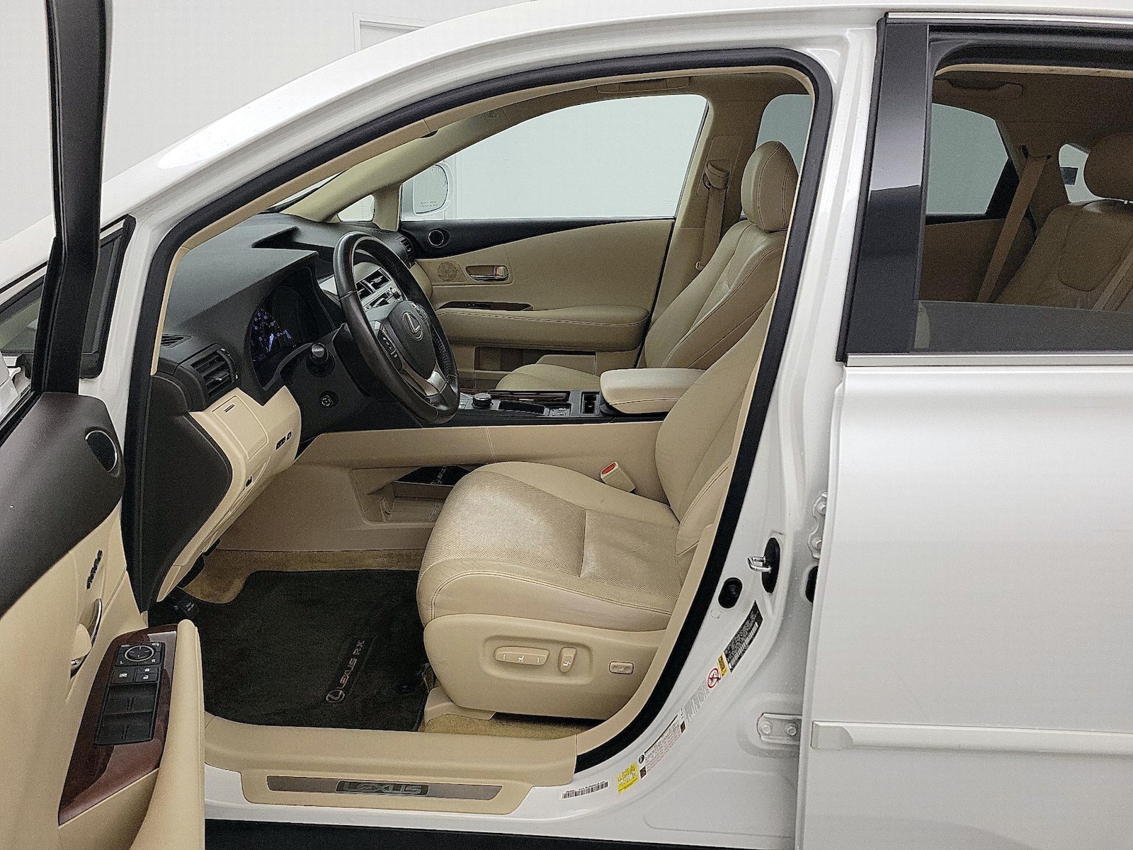 Power Seat(s) & Leather Seats
