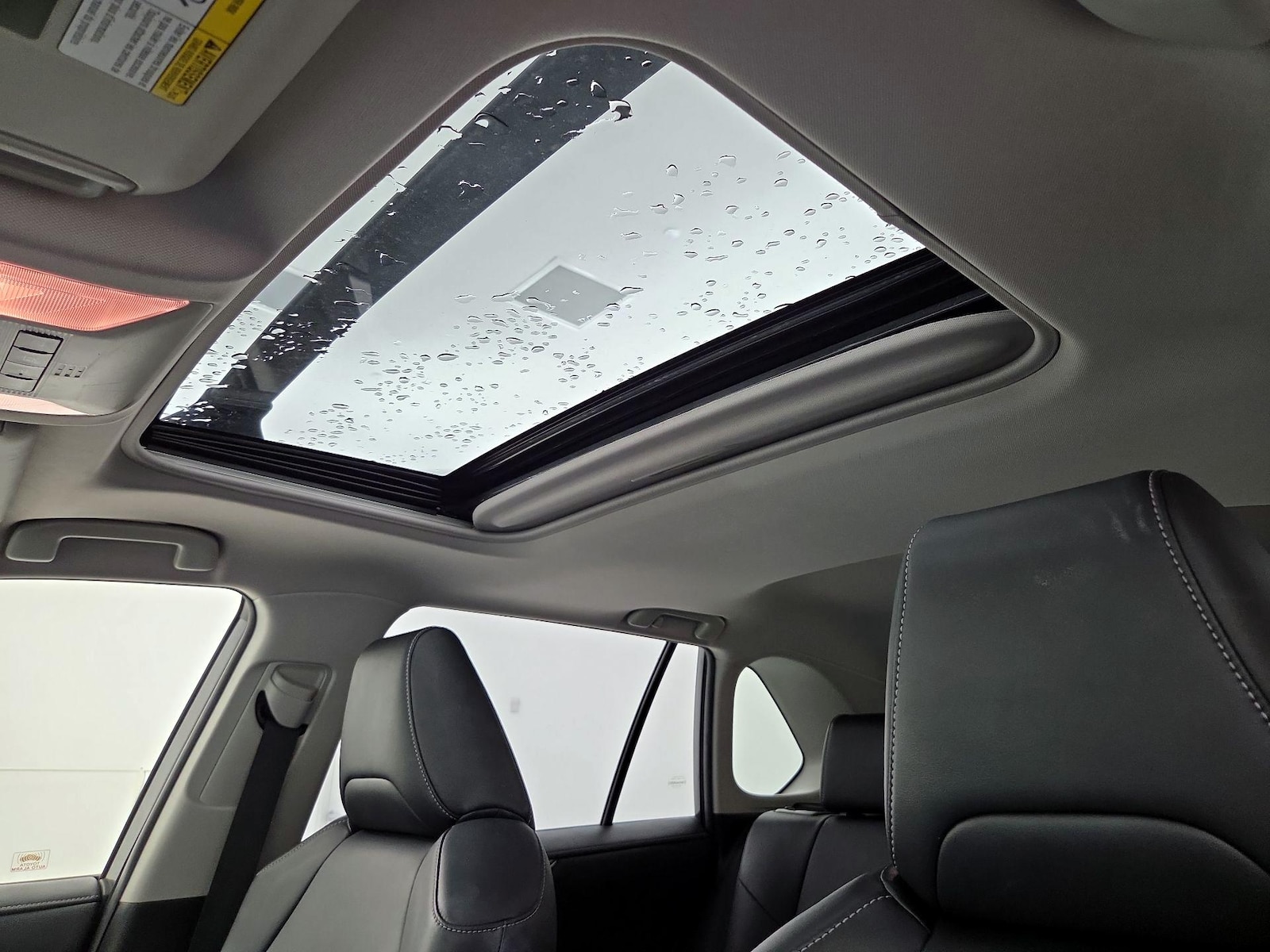 Sunroof(s) & Overhead Airbags
