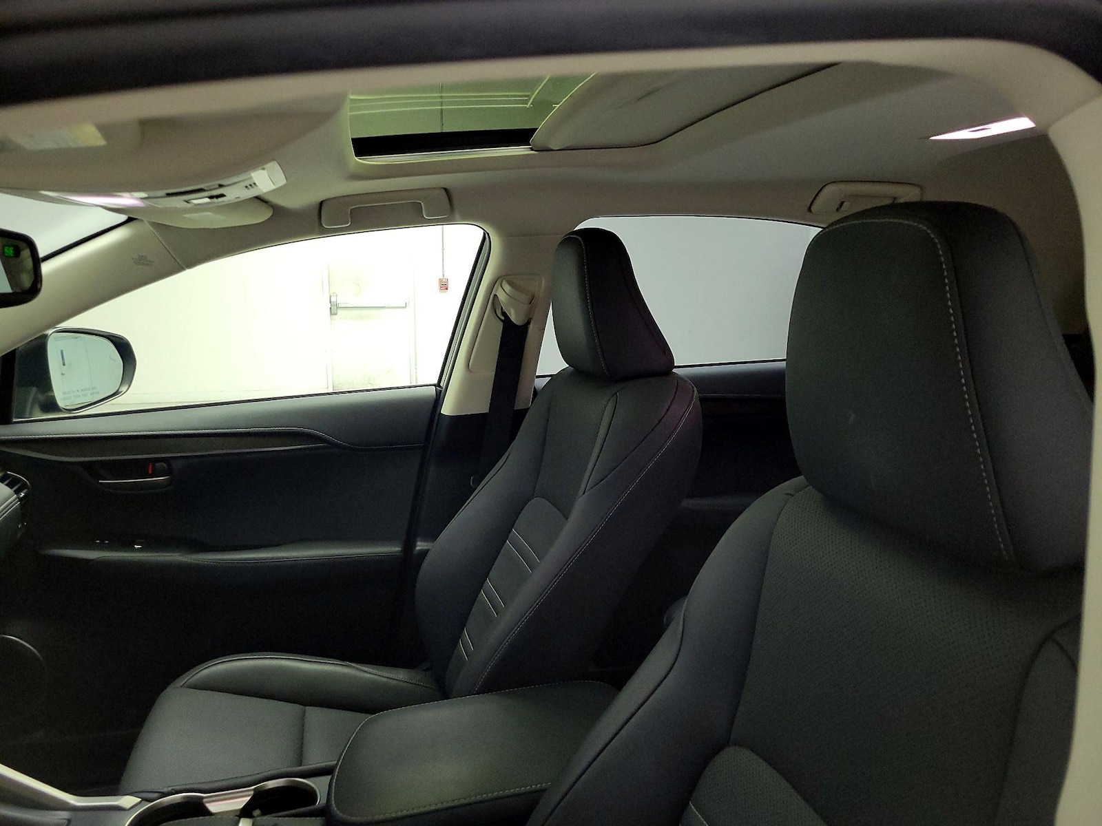 Sunroof(s) & Overhead Airbags