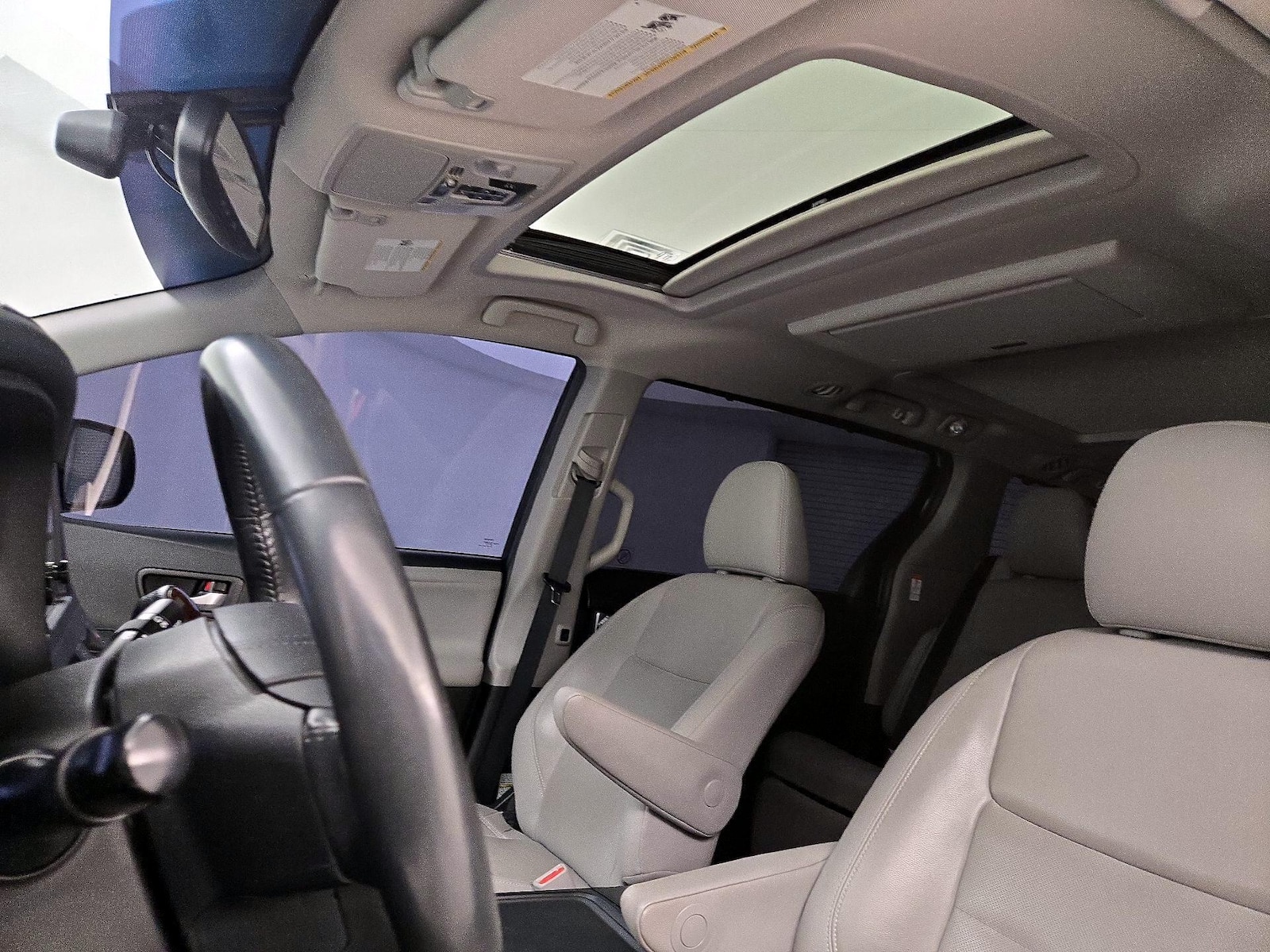 Sunroof(s) & Overhead Airbags