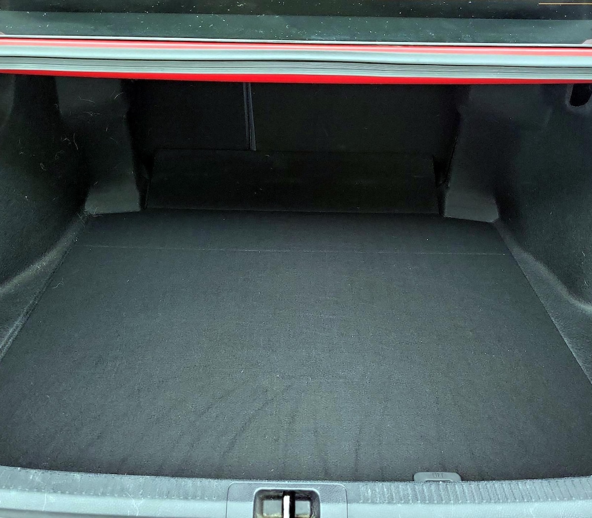 Trunk/Cargo (Seats Up)