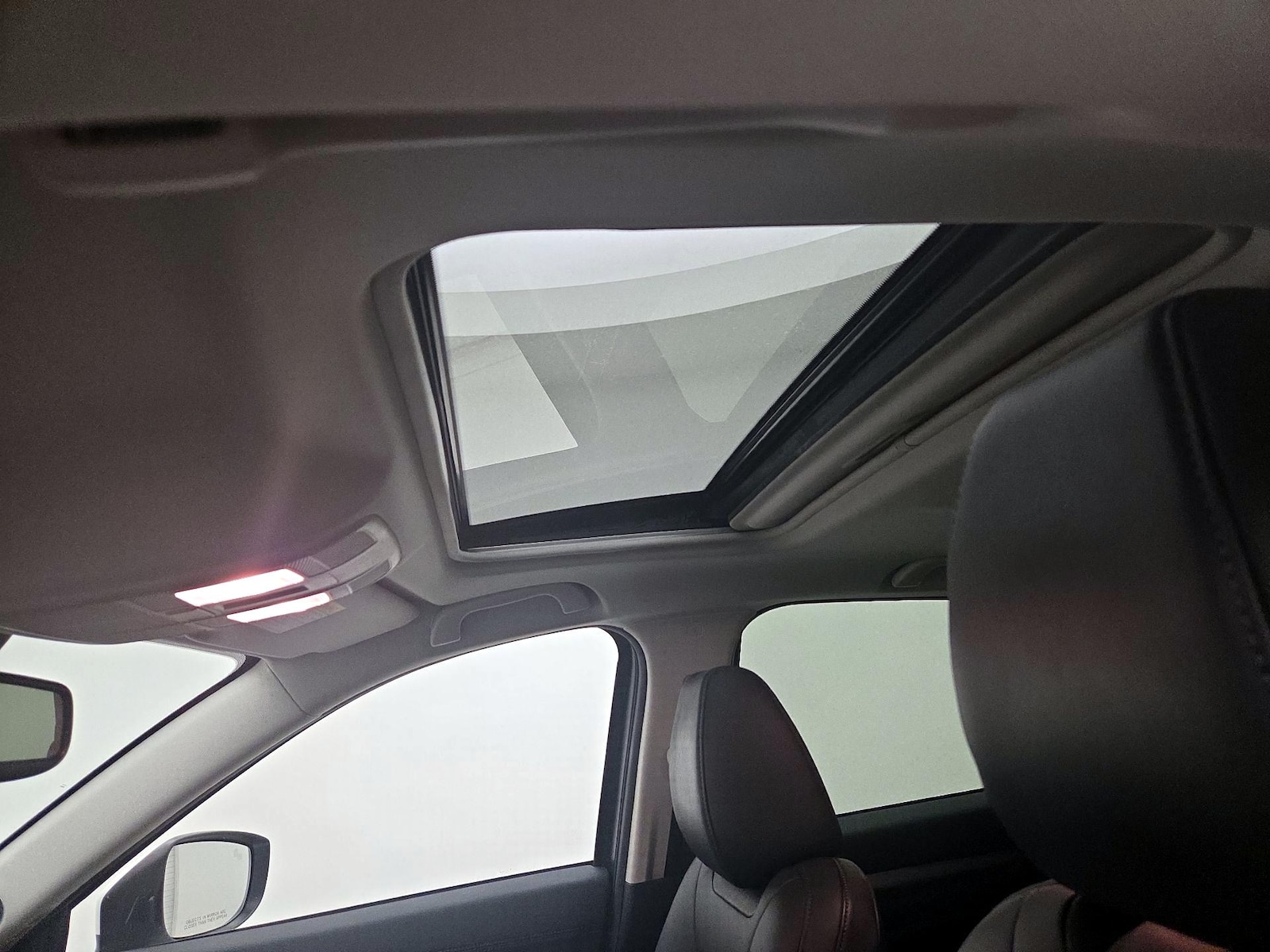 Sunroof(s) & Overhead Airbags