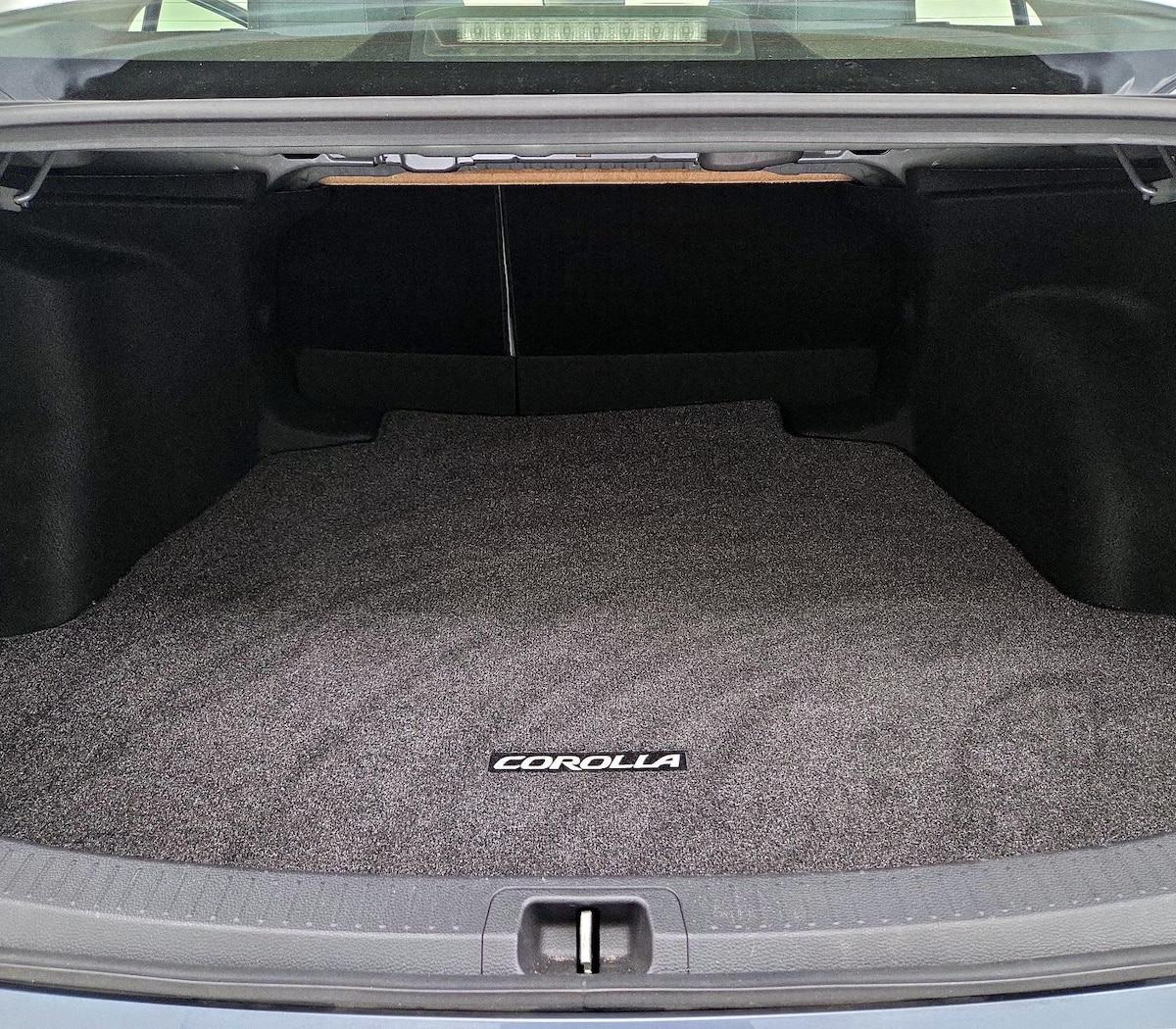 Trunk/Cargo (Seats Up)