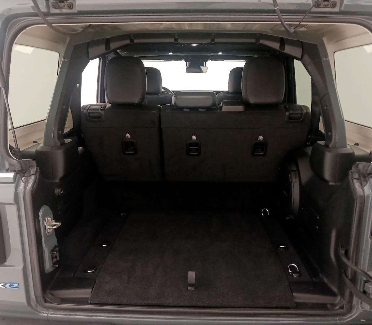 Trunk/Cargo (Seats Up)