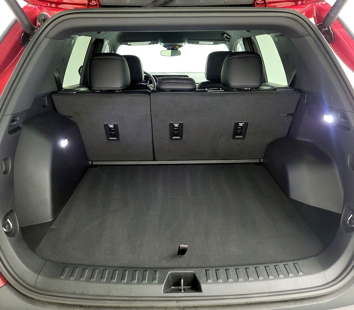 Trunk/Cargo (Seats Up)