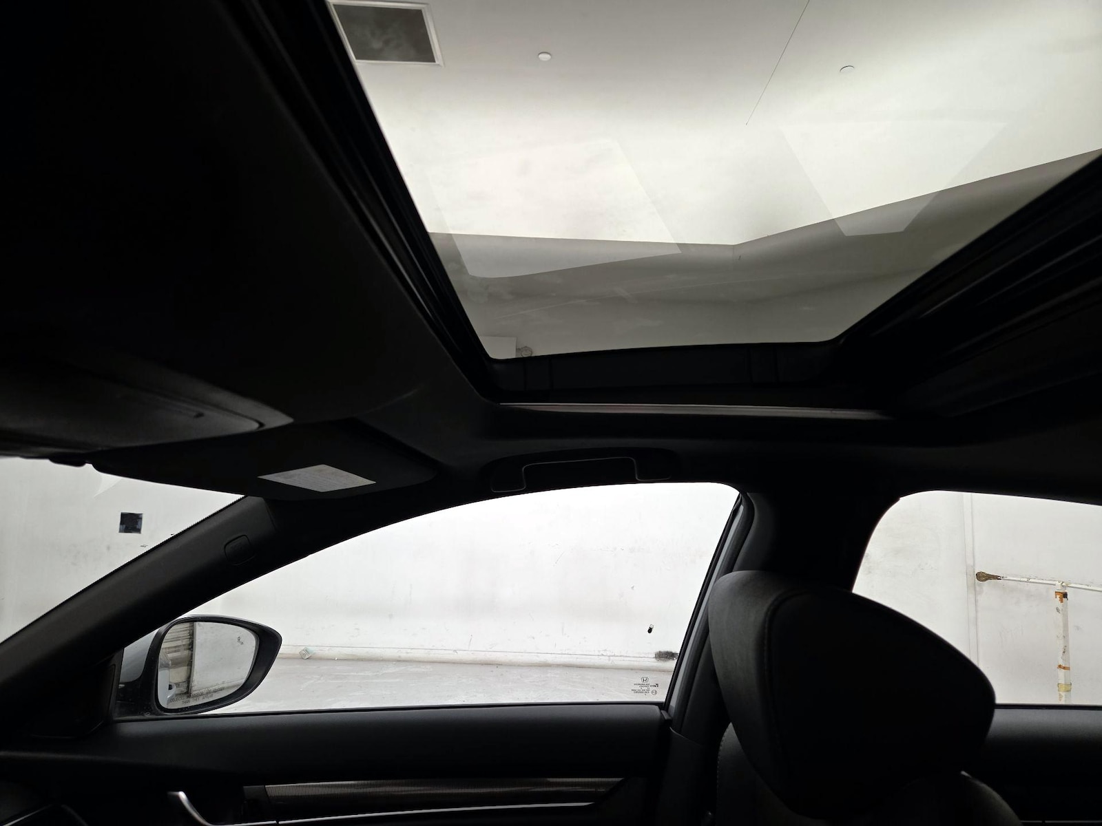 Sunroof(s) & Overhead Airbags