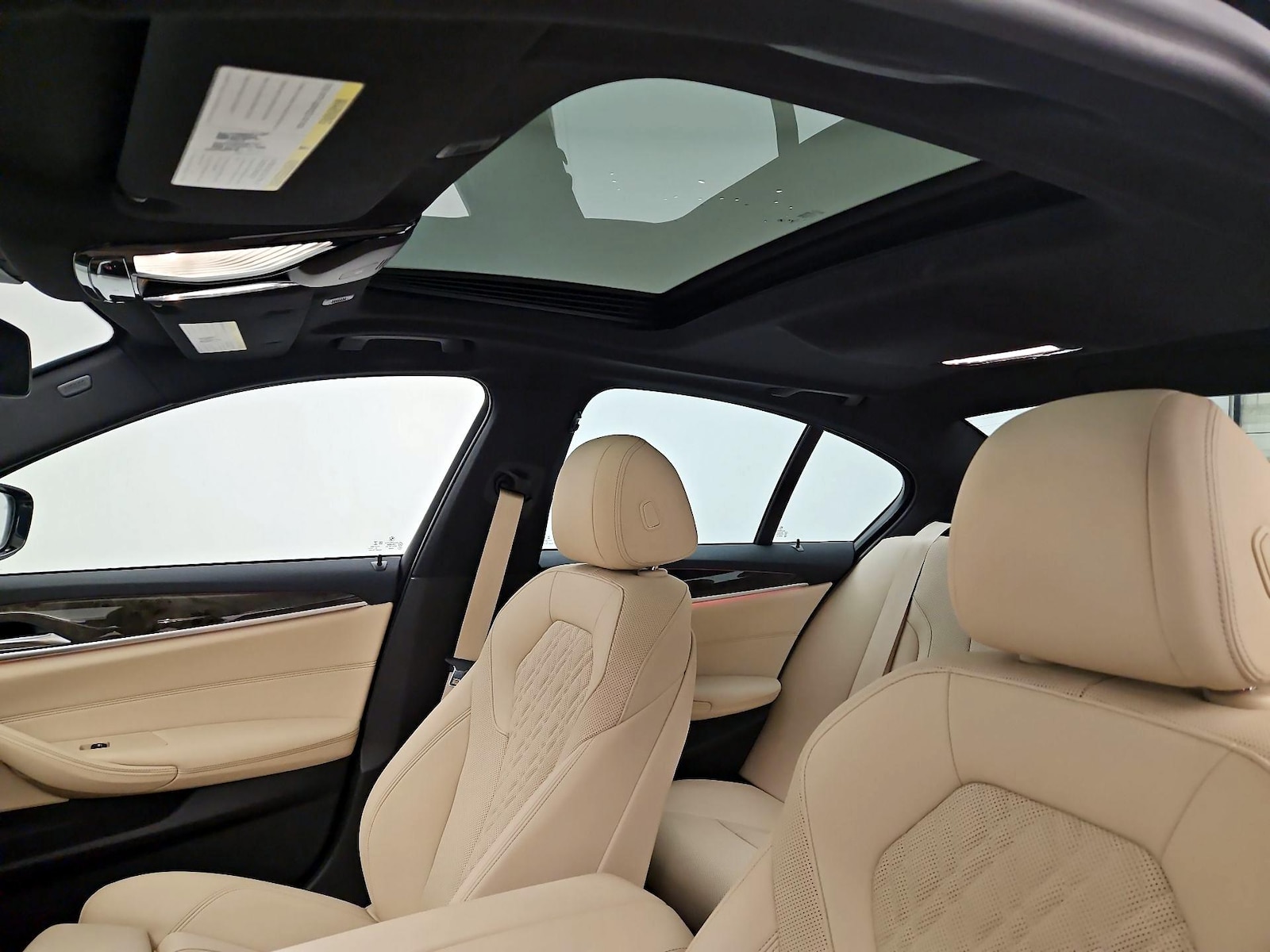 Sunroof(s) & Overhead Airbags