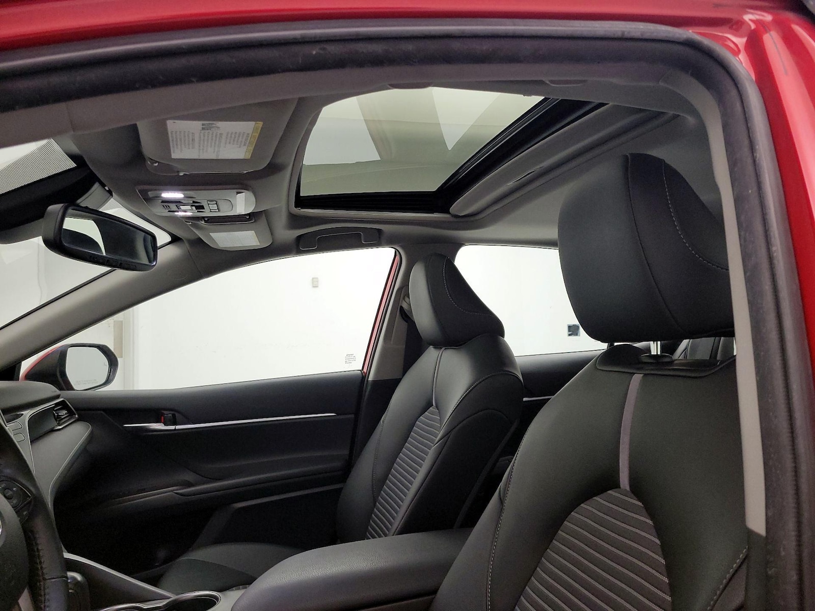Sunroof(s) & Overhead Airbags