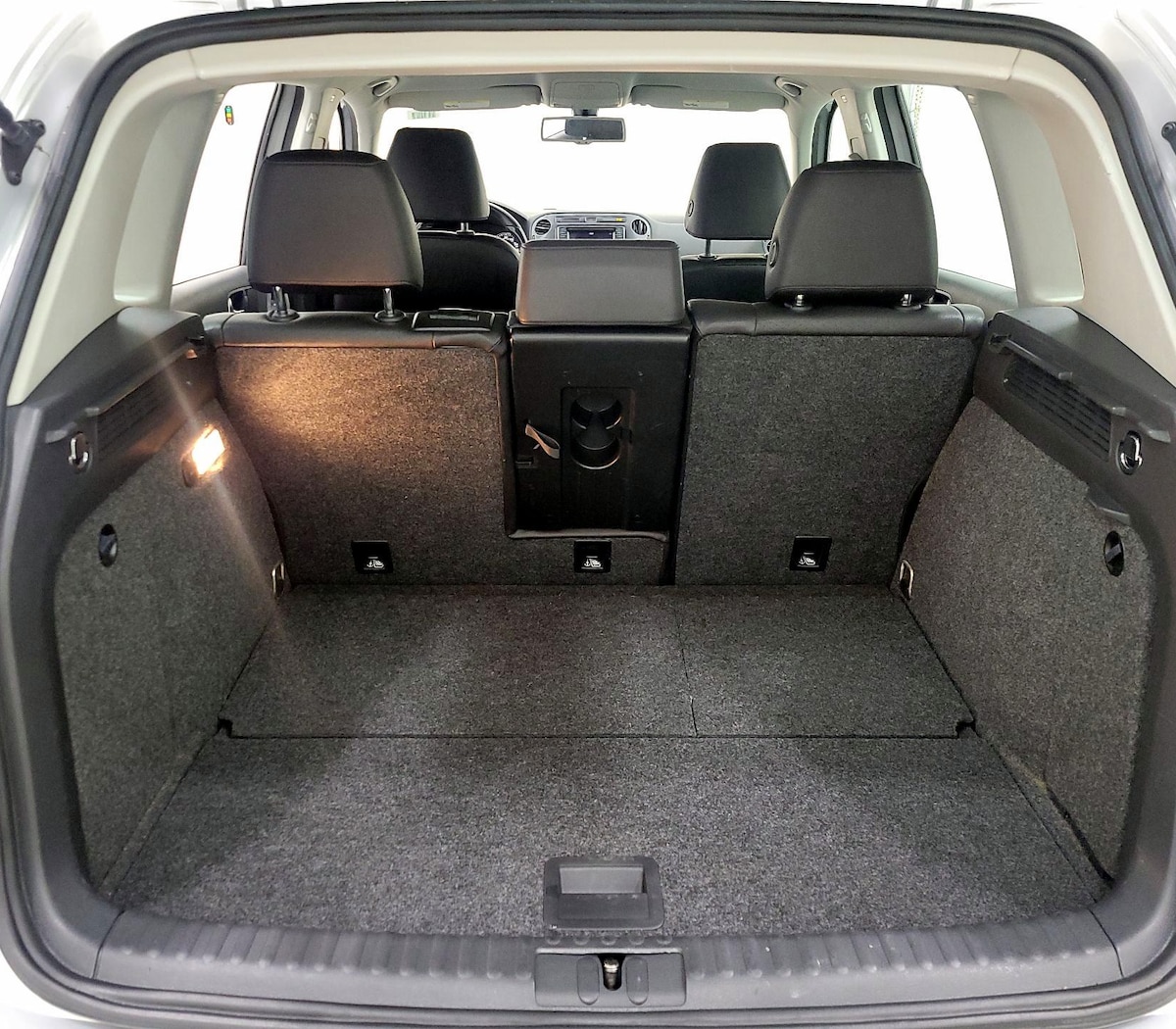 Trunk/Cargo (Seats Up)