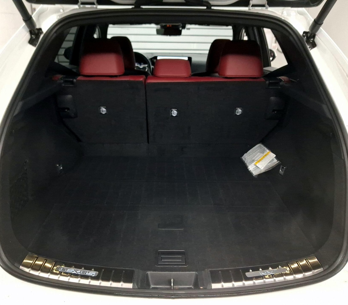 Trunk/Cargo (Seats Up)