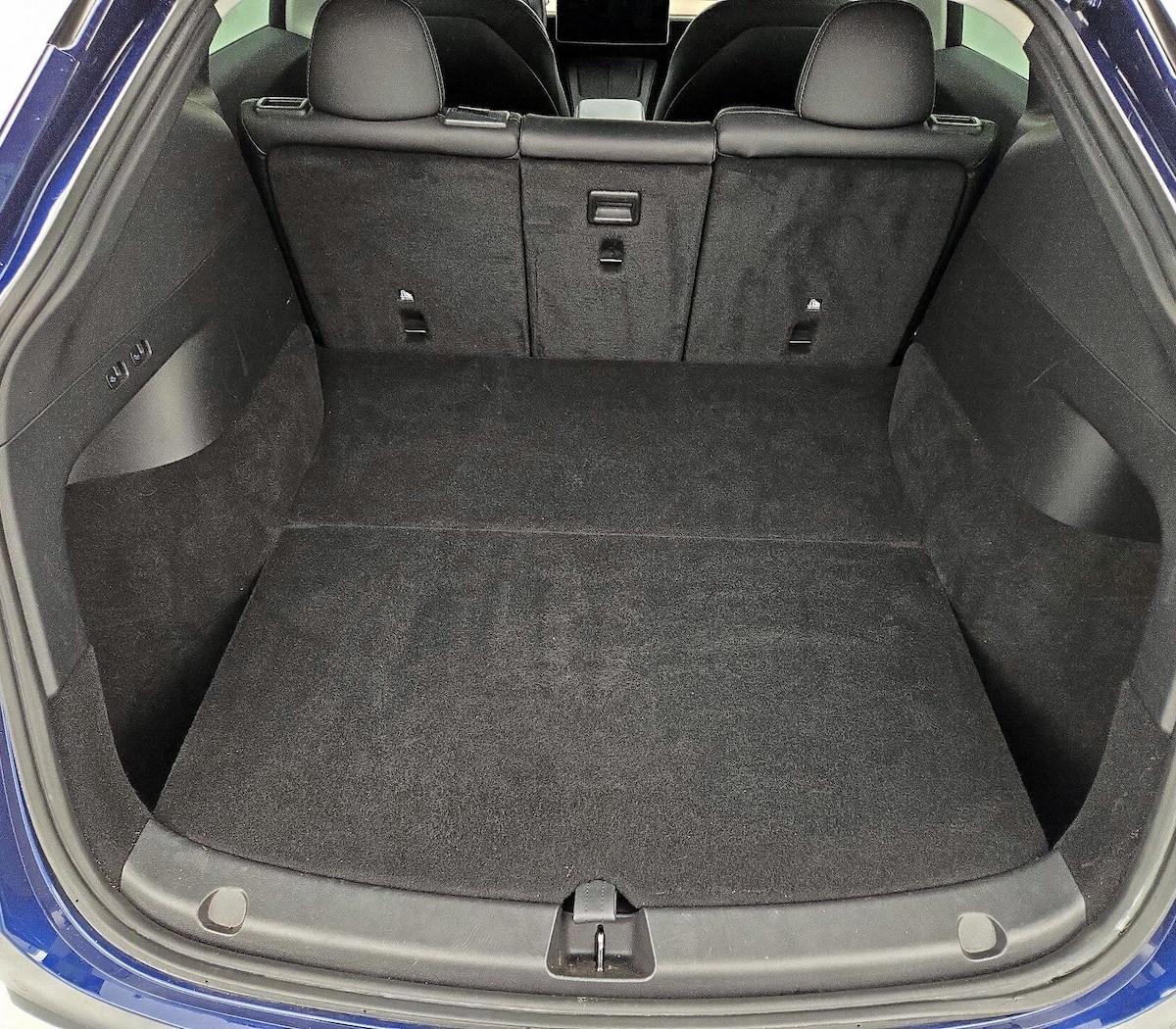 Trunk/Cargo (Seats Up)