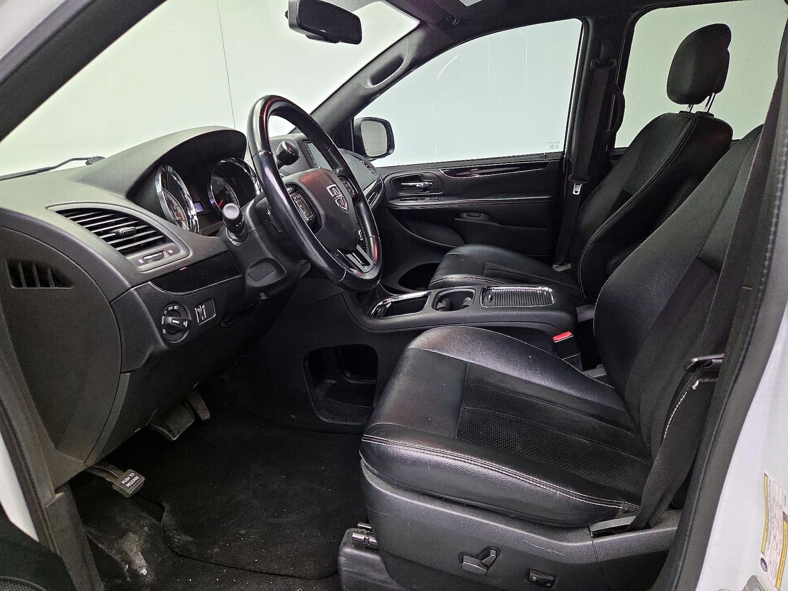 Power Seat(s) & Side Airbags