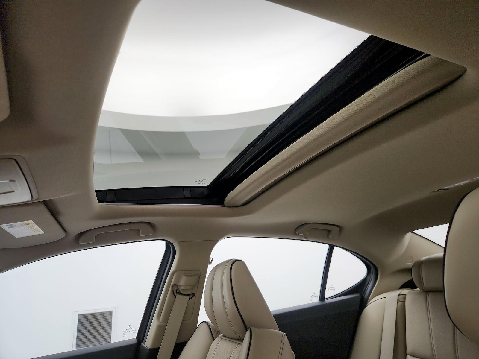 Sunroof(s) & Overhead Airbags