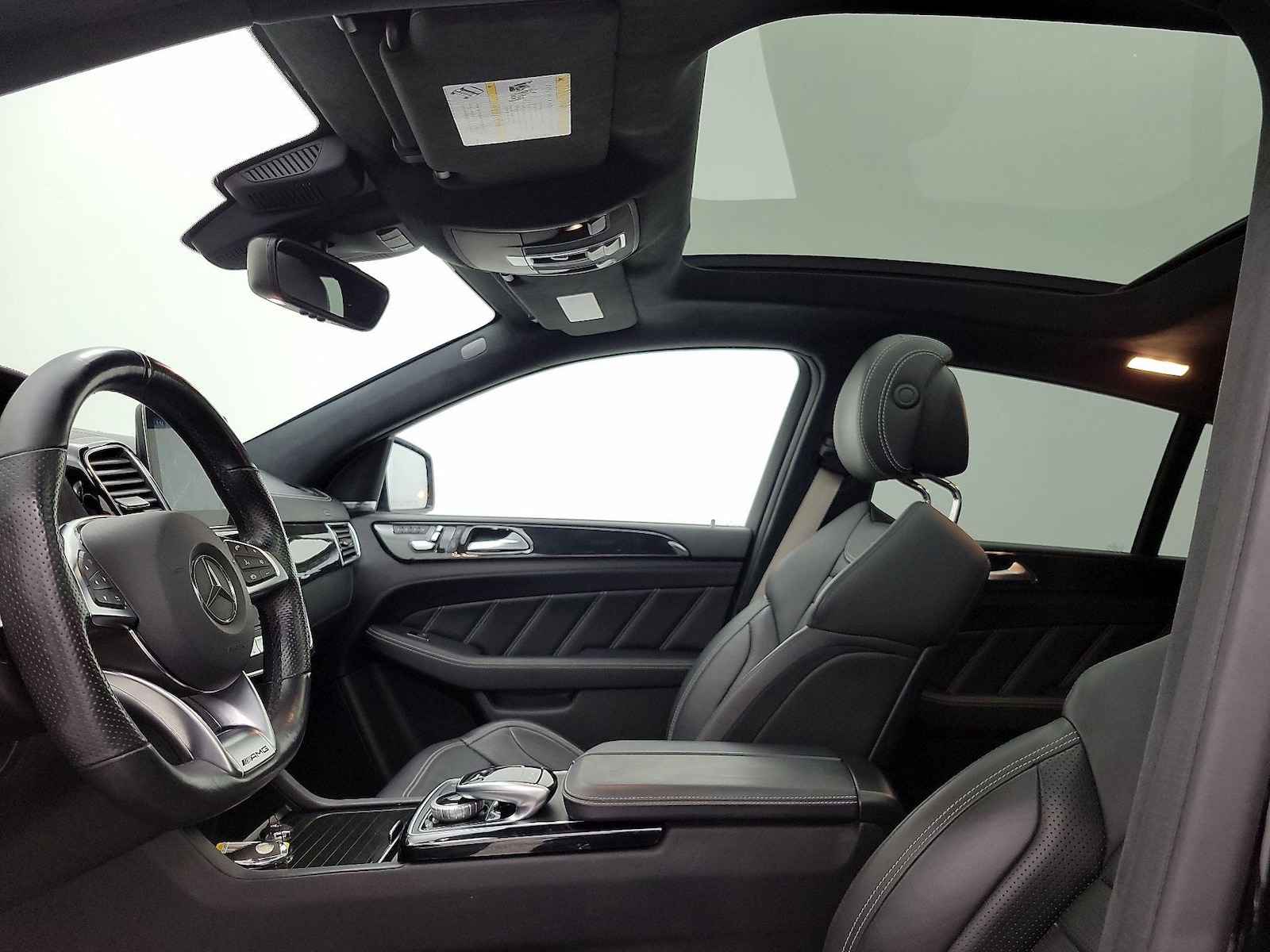 Panoramic Sunroof & Skylight(s)