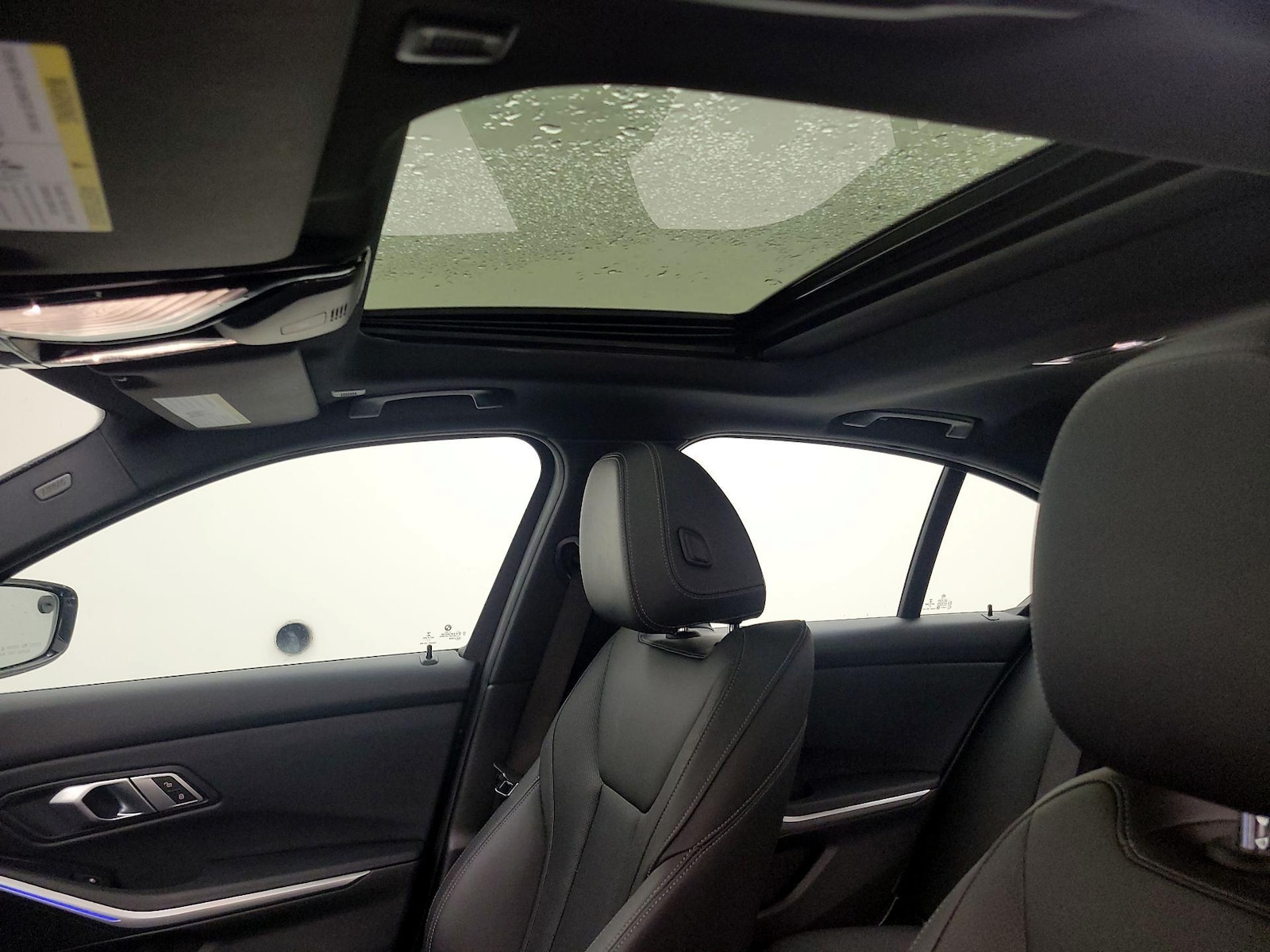 Sunroof(s) & Overhead Airbags