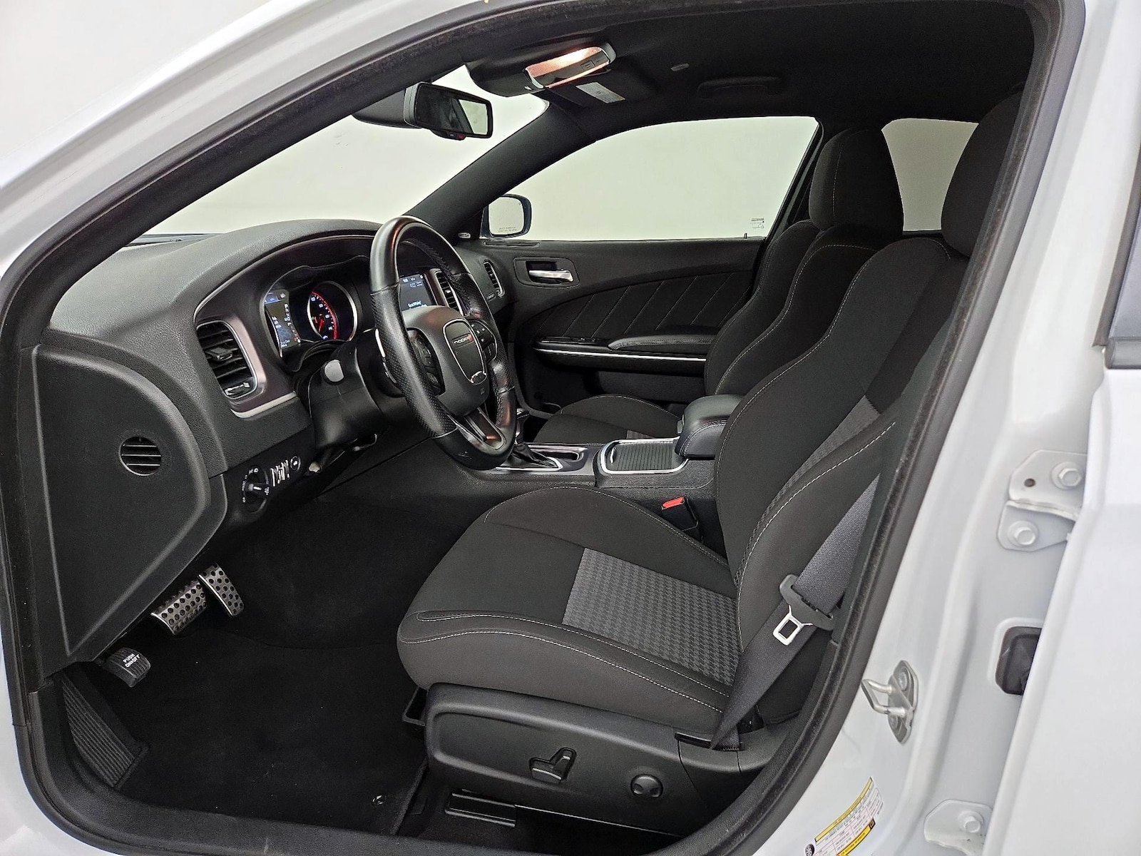 Power Seat(s) & Side Airbags