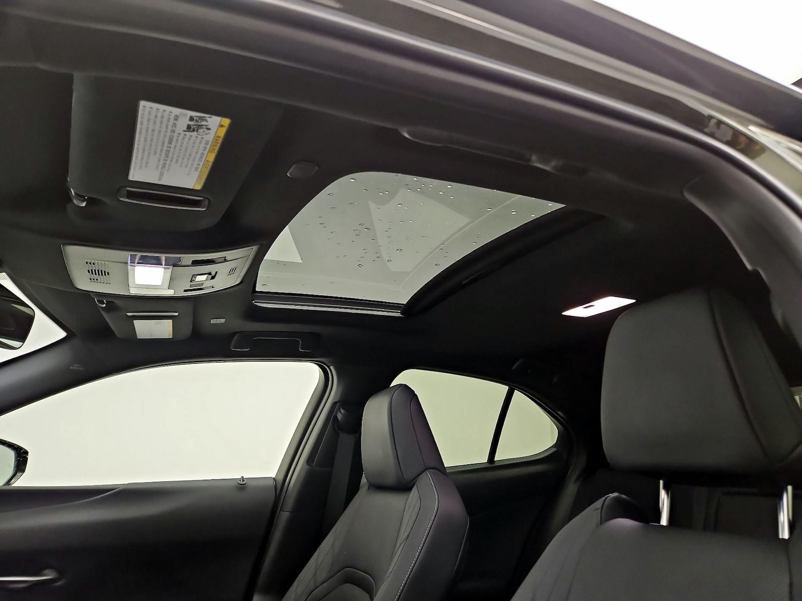 Sunroof(s) & Overhead Airbags