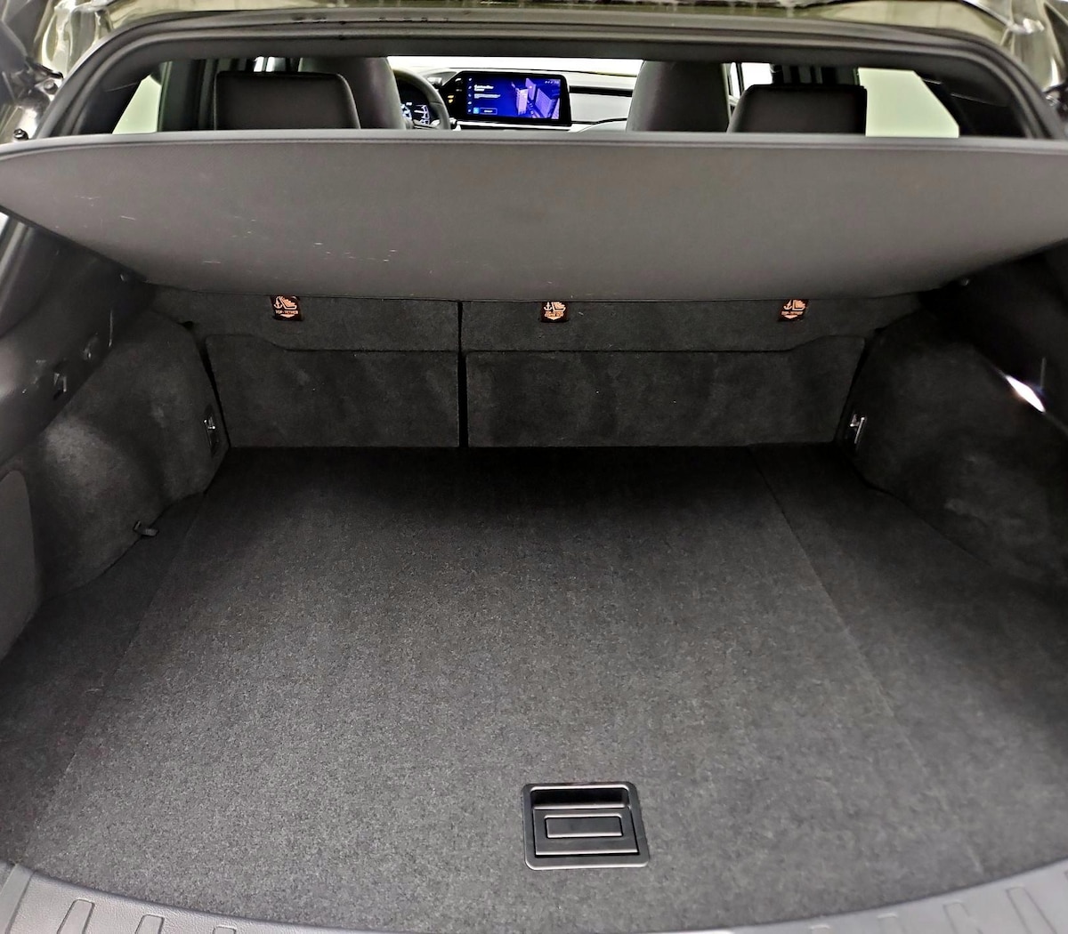 Trunk/Cargo (Seats Up)