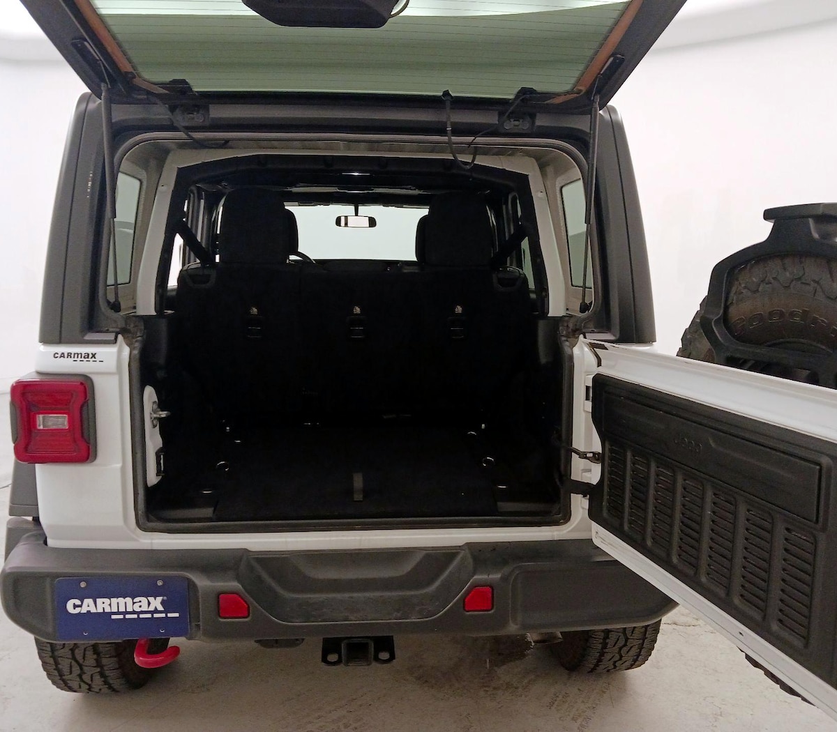 Trunk/Cargo (Seats Up)
