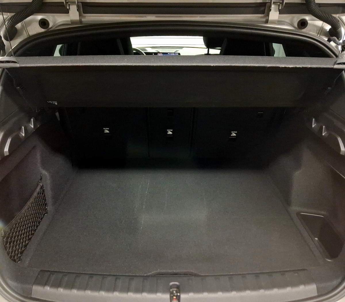 Trunk/Cargo (Seats Up)