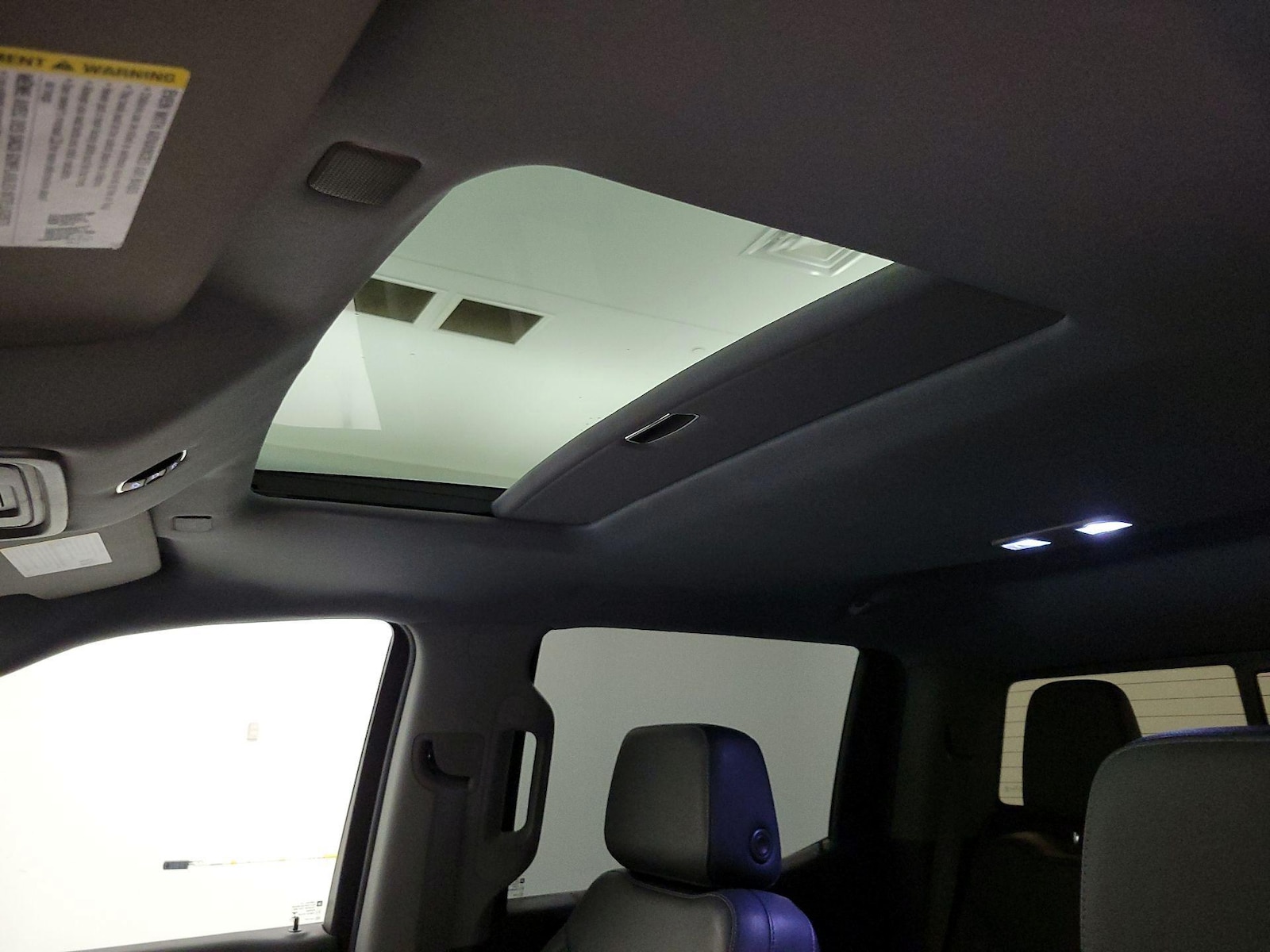 Sunroof(s) & Overhead Airbags