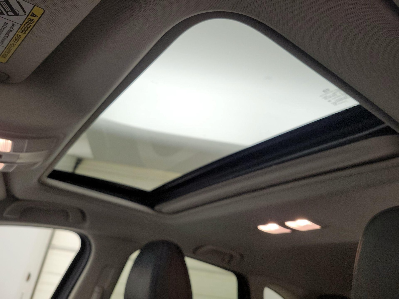 Sunroof(s) & Overhead Airbags