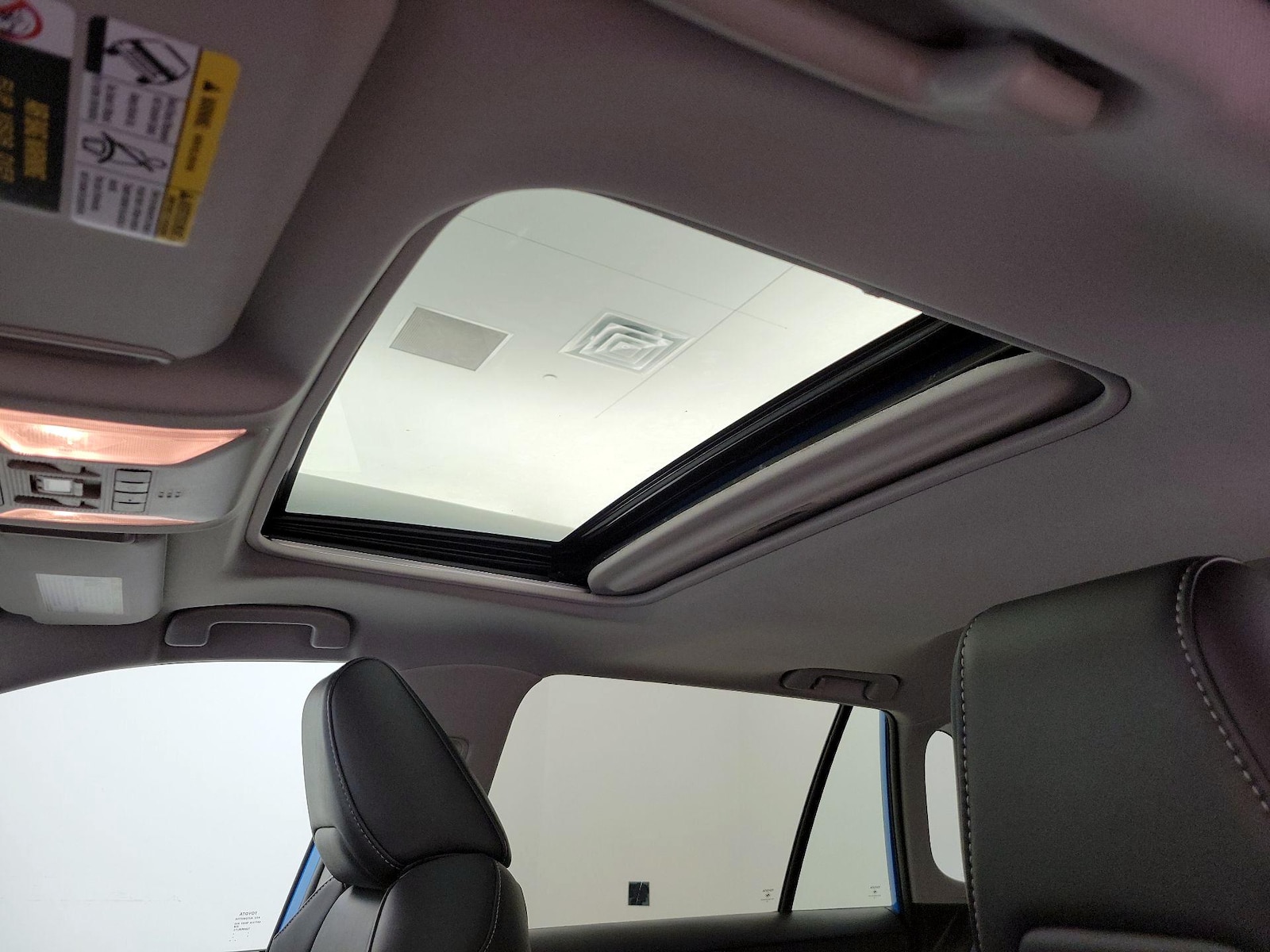 Sunroof(s) & Overhead Airbags