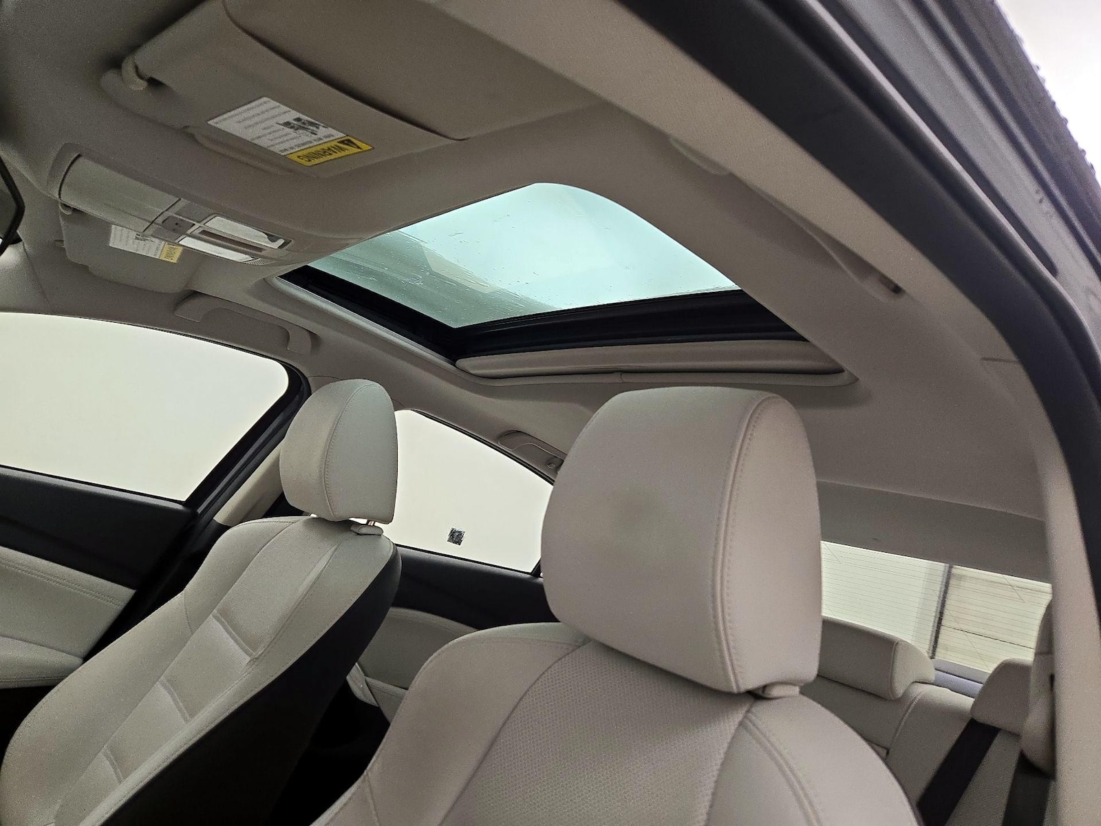 Sunroof(s) & Overhead Airbags