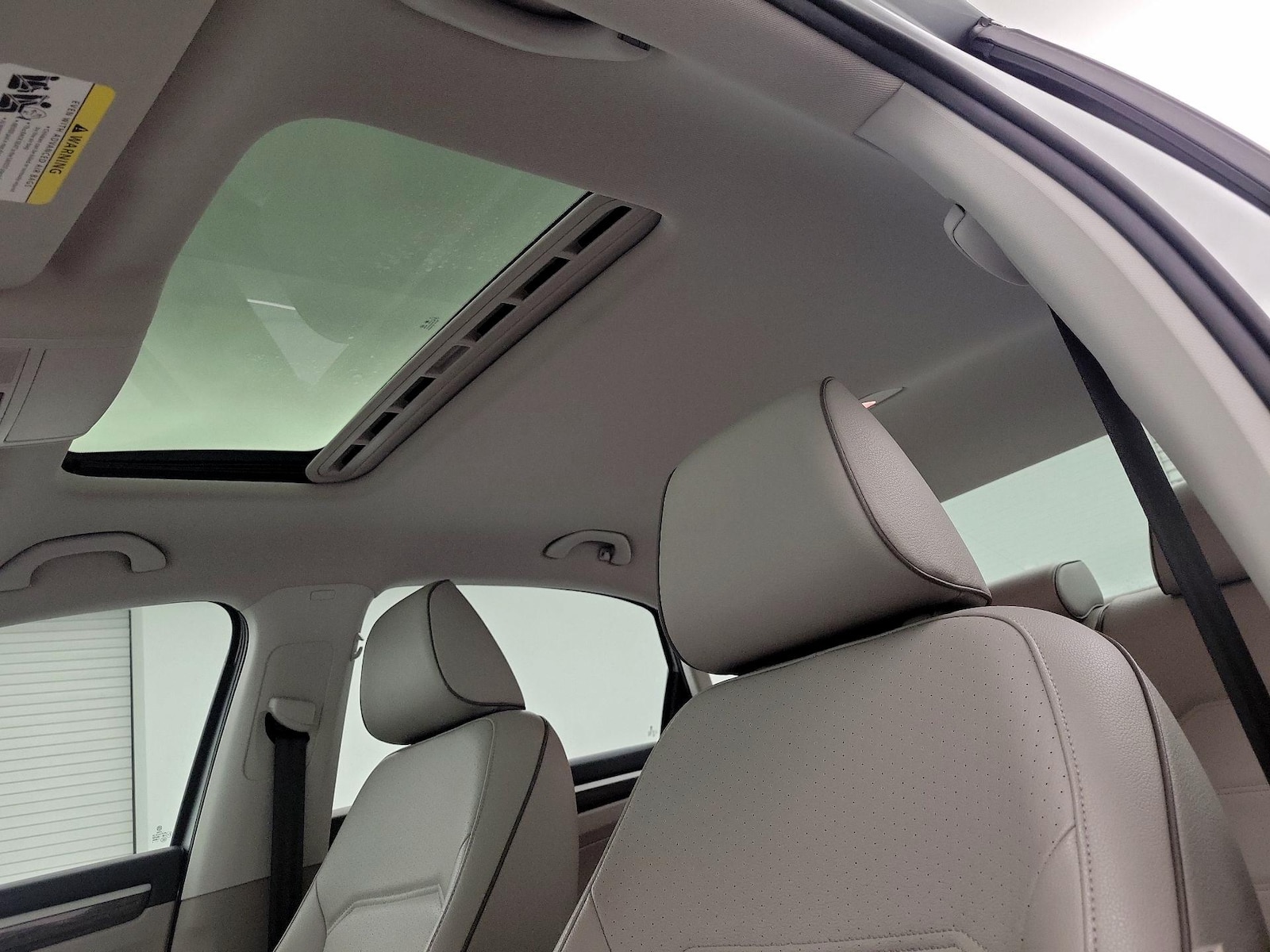 Sunroof(s) & Overhead Airbags