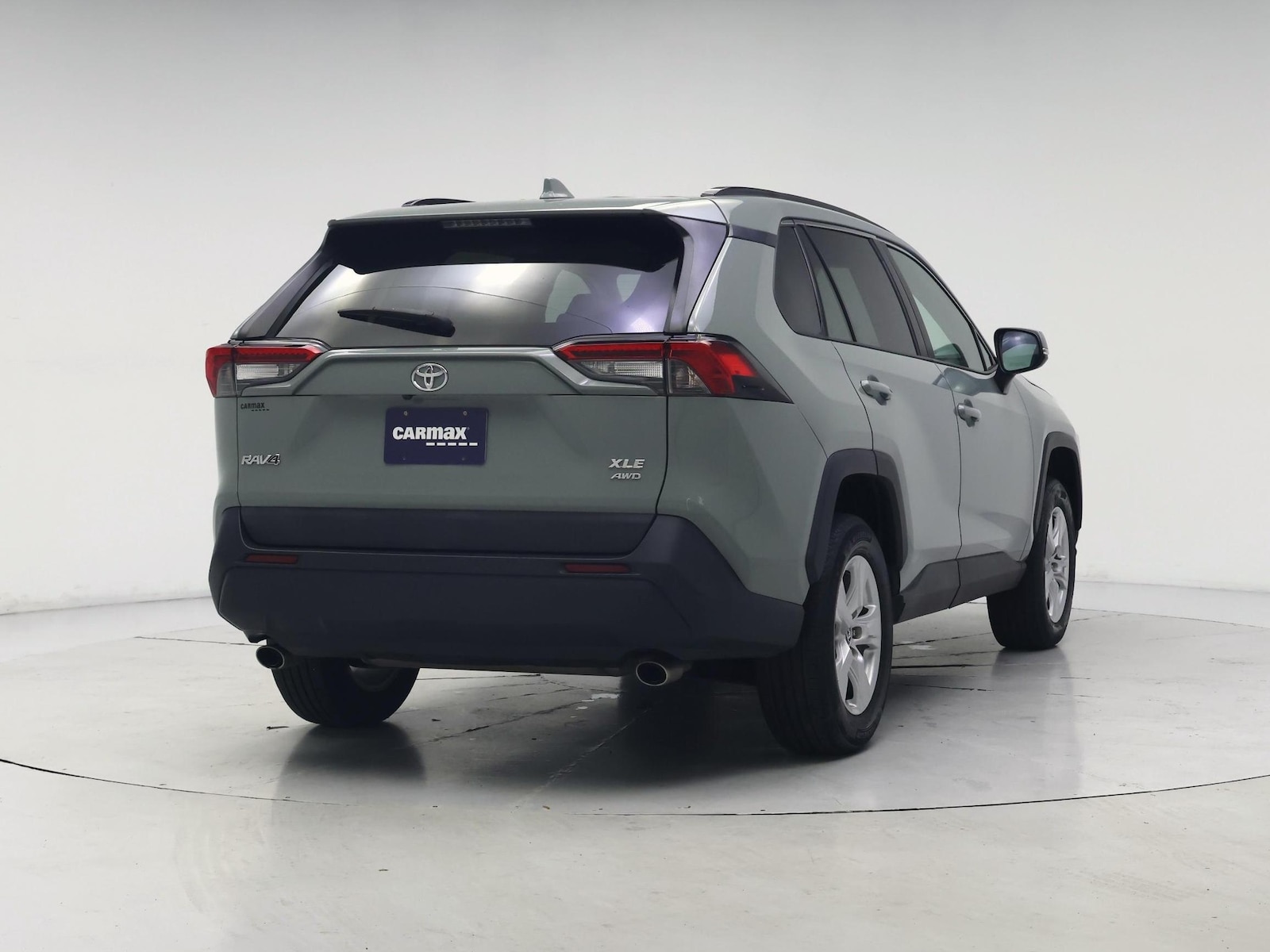 2020 Toyota RAV4 XLE - Photo 9