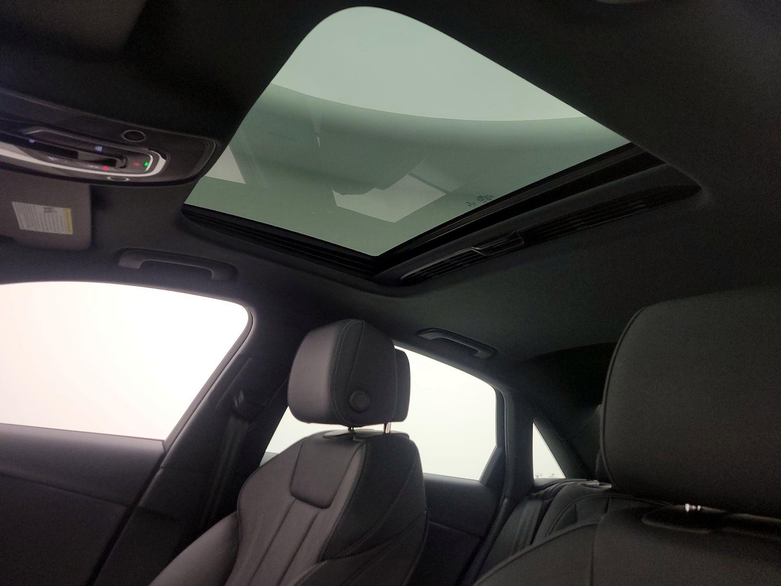 Sunroof(s) & Overhead Airbags