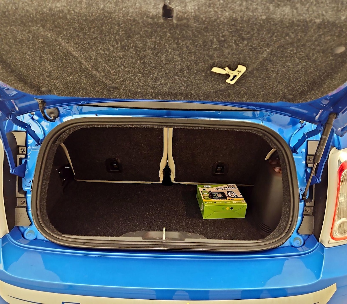 Trunk/Cargo (Seats Up)