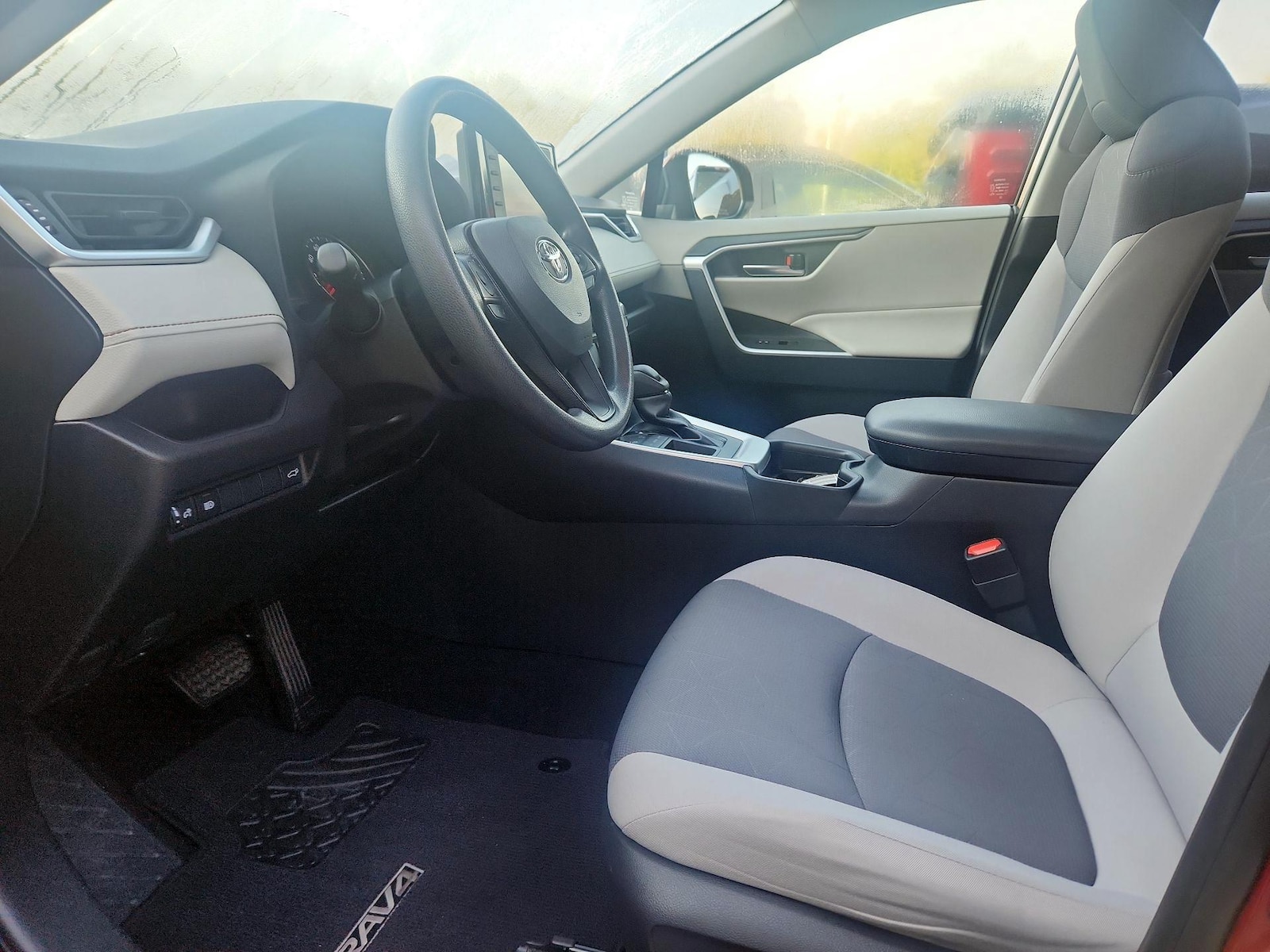 Power Seat(s) & Side Airbags