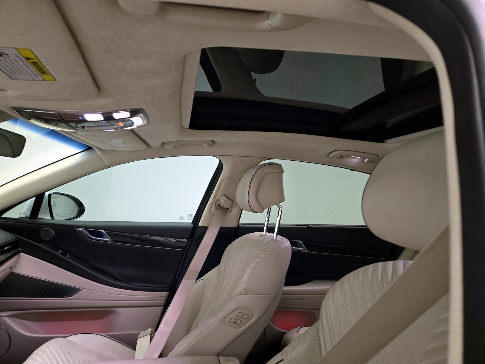 Sunroof(s) & Overhead Airbags
