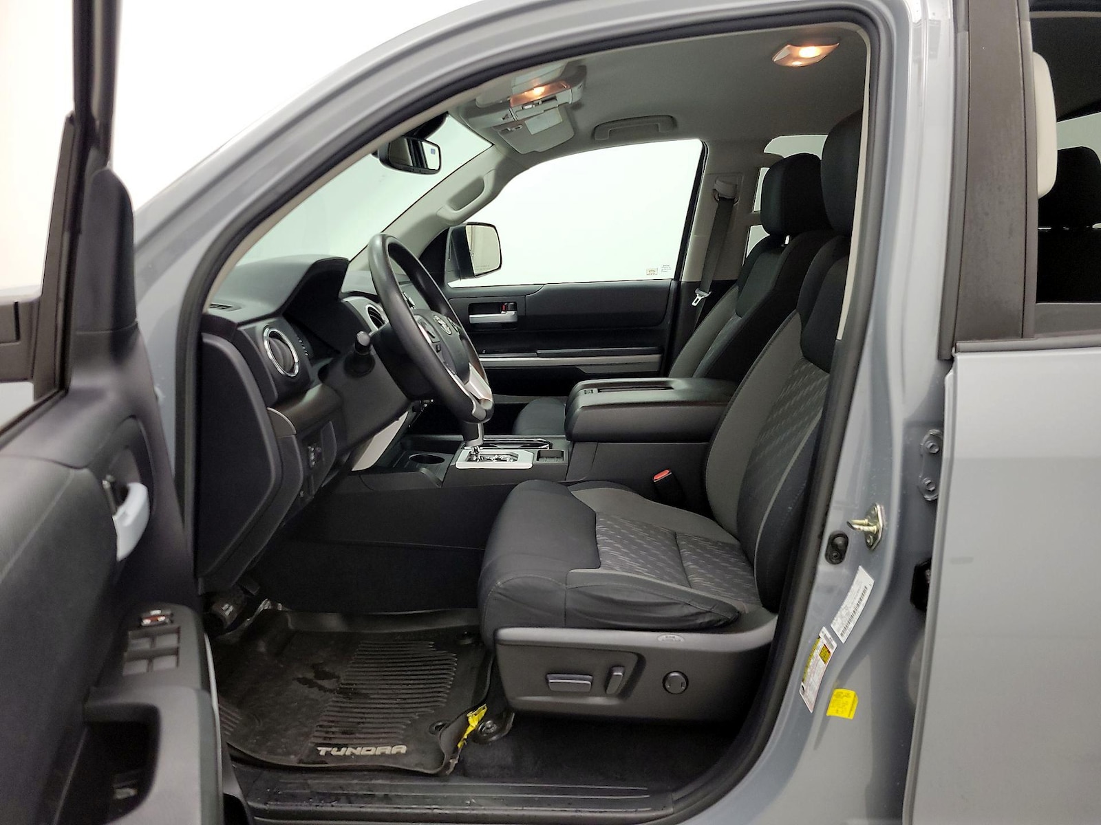 Power Seat(s) & Side Airbags