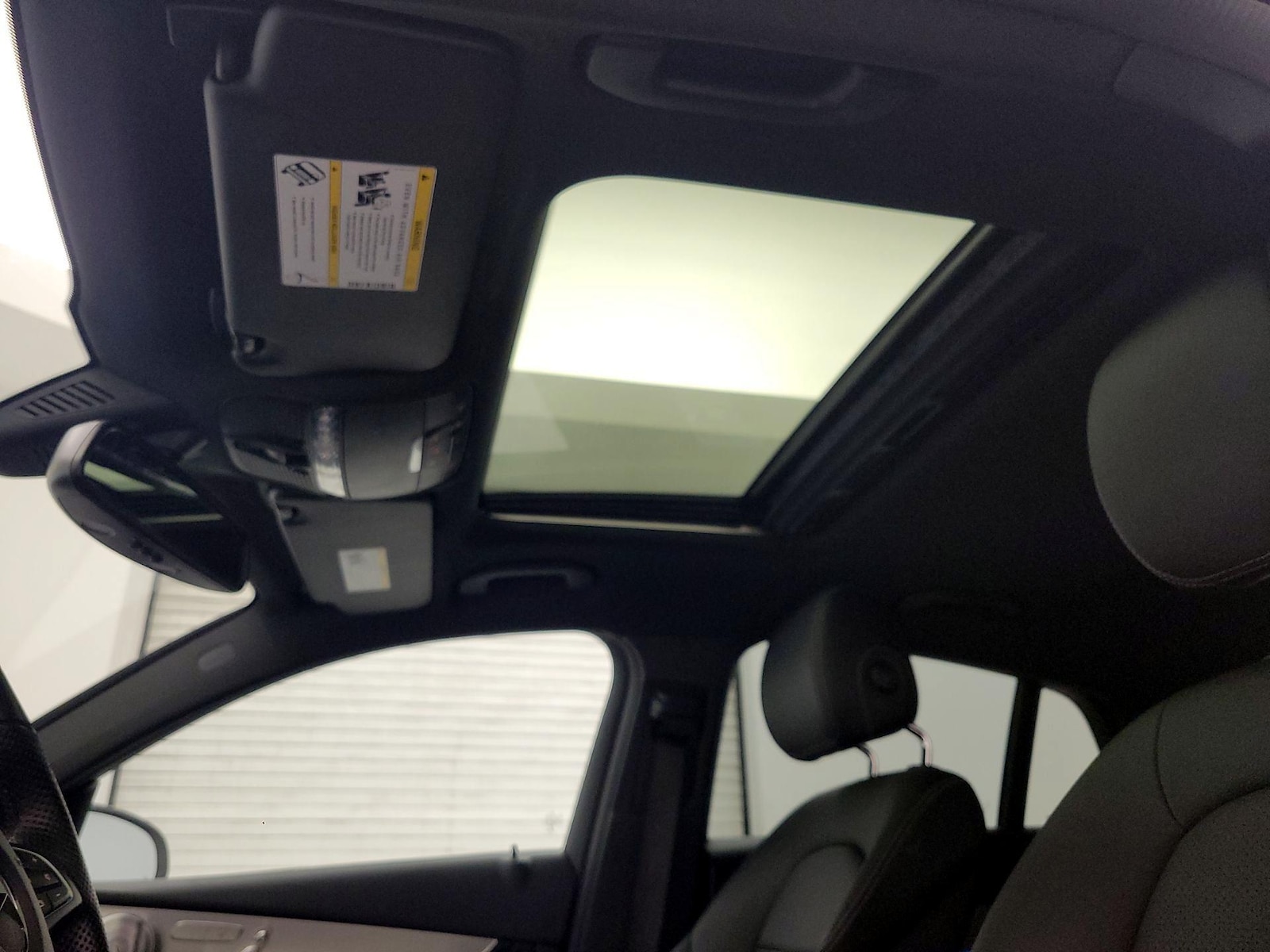 Sunroof(s) & Overhead Airbags