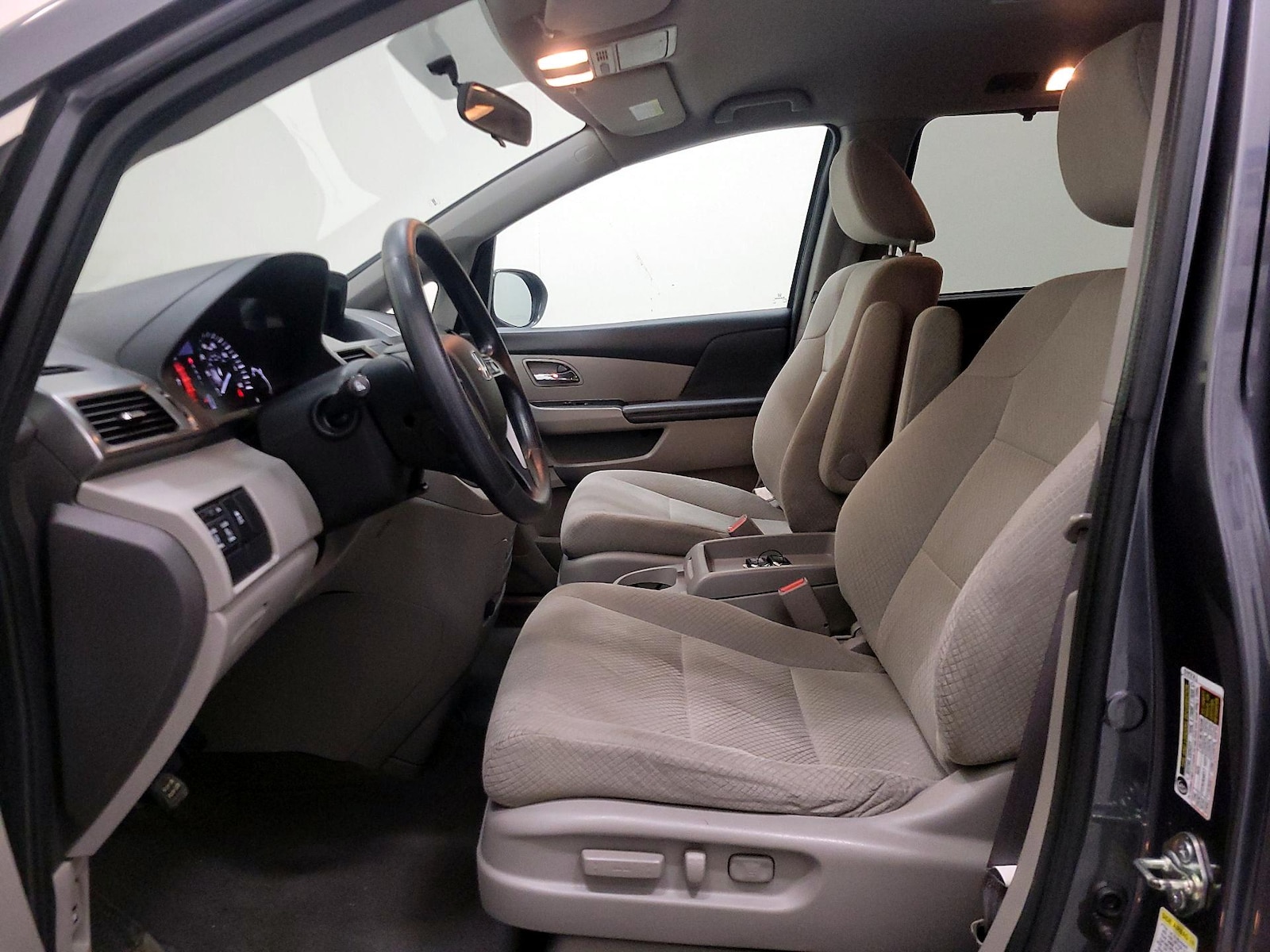 Power Seat(s) & Side Airbags