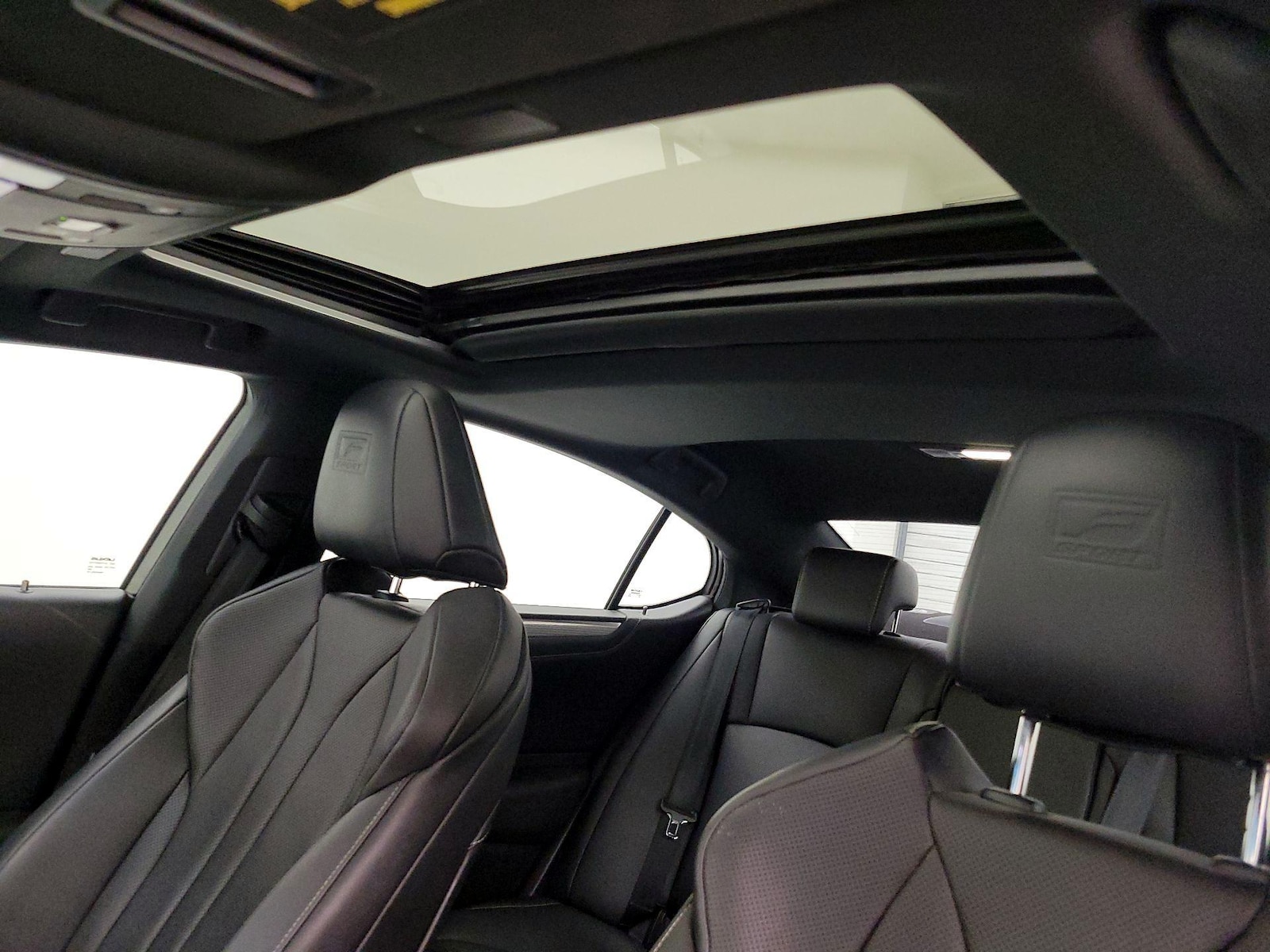 Sunroof(s) & Overhead Airbags