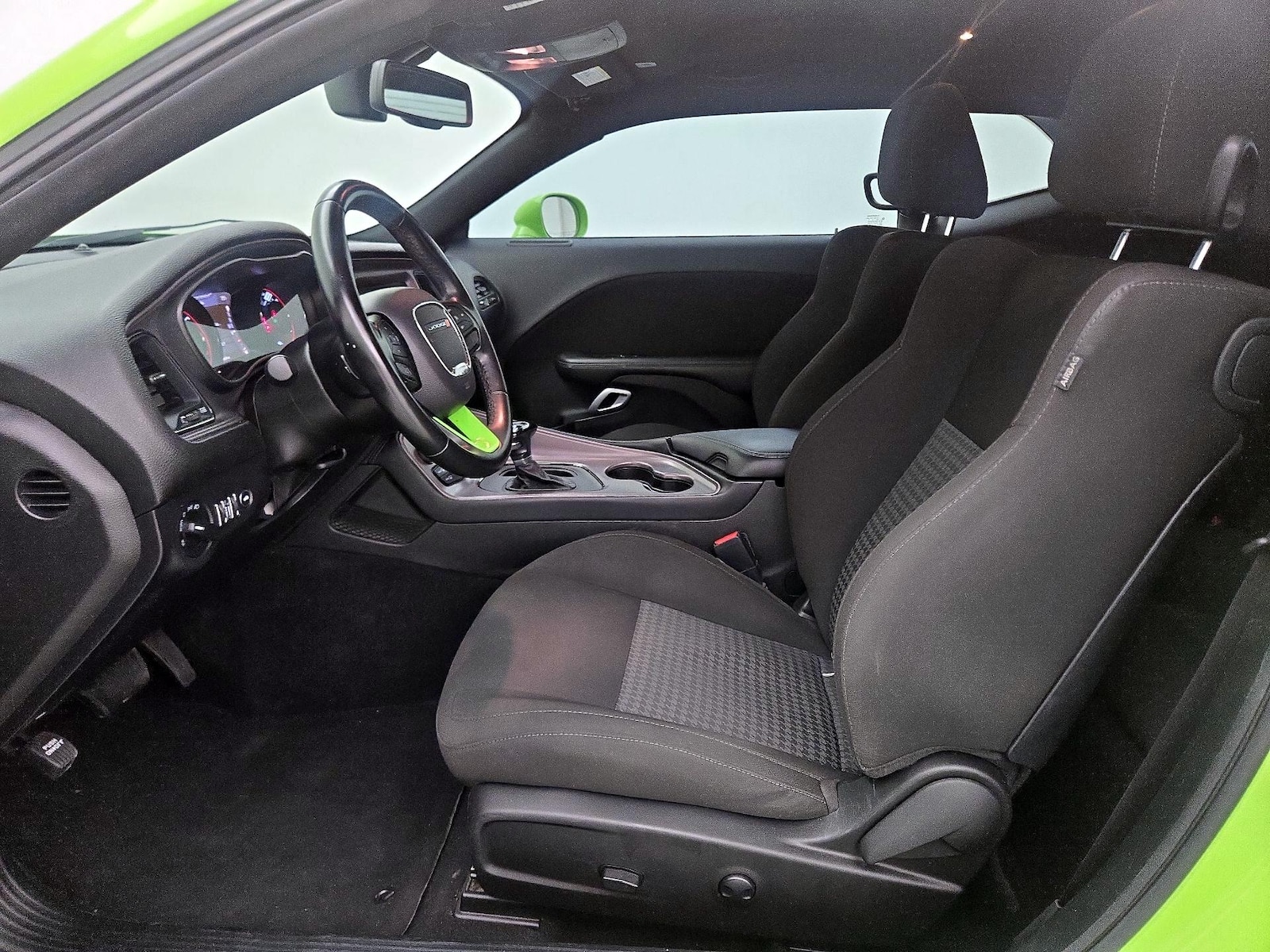 Power Seat(s) & Side Airbags