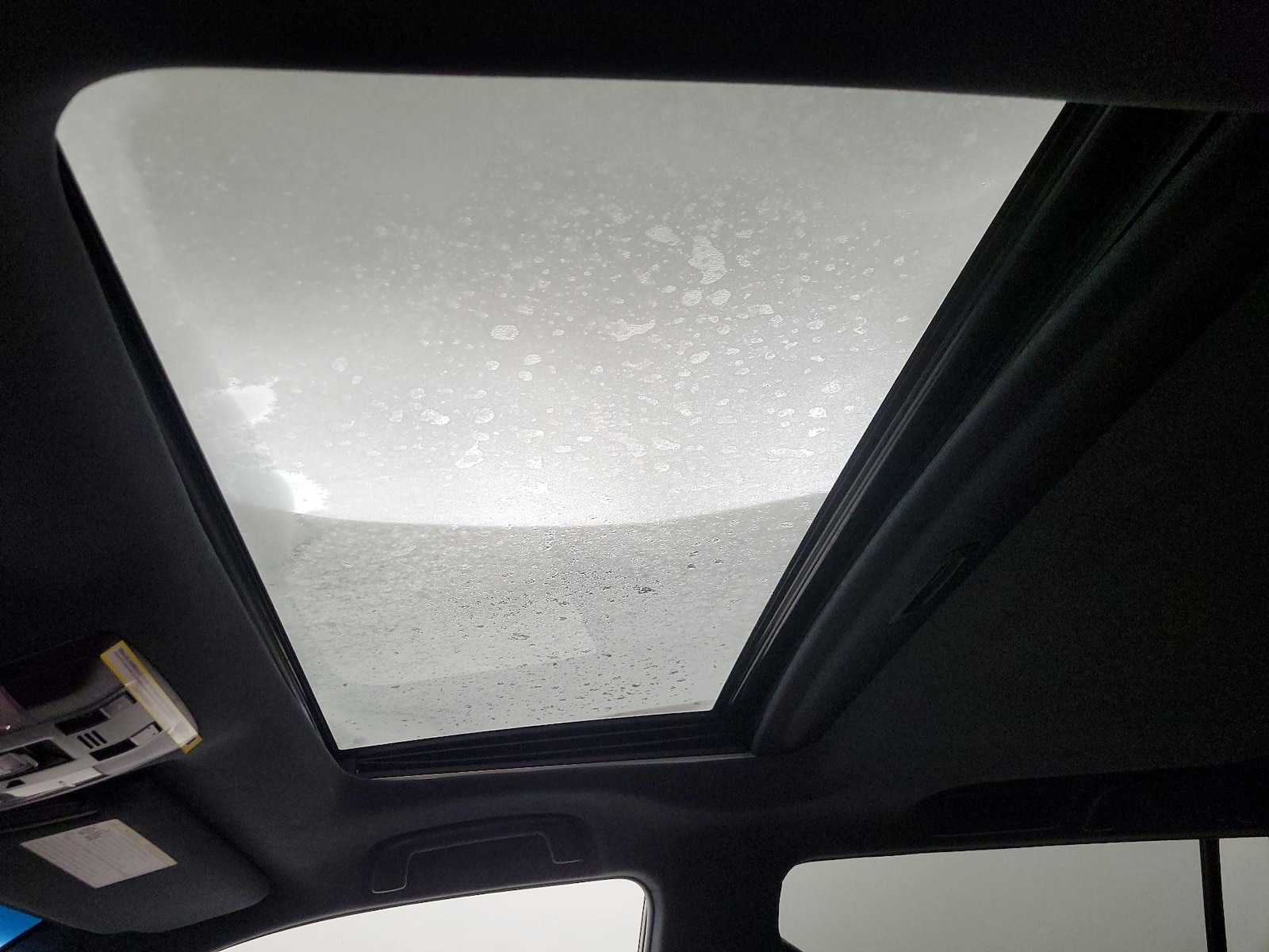 Sunroof(s) & Overhead Airbags
