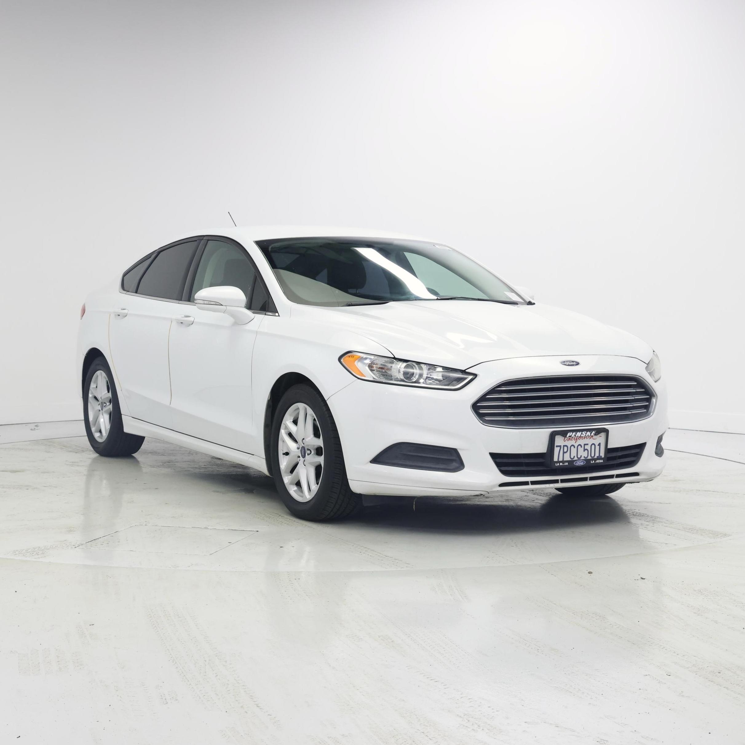 White 2016 Ford Fusion Sedan Front-Wheel Drive Automatic