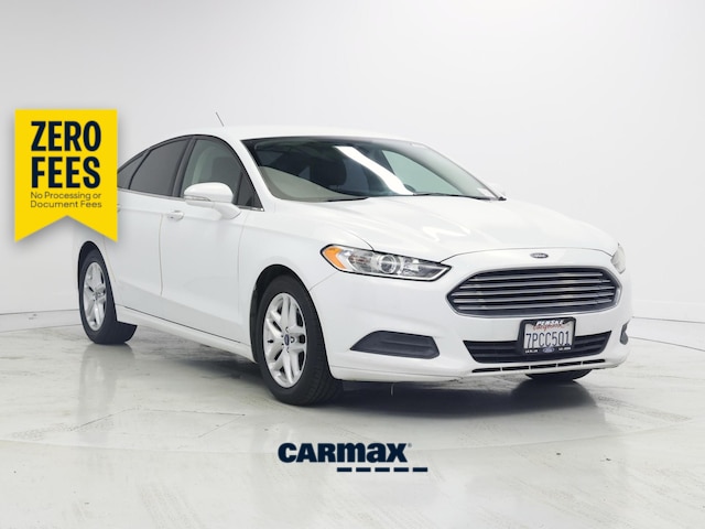 White 2016 Ford Fusion Sedan Front-Wheel Drive Automatic