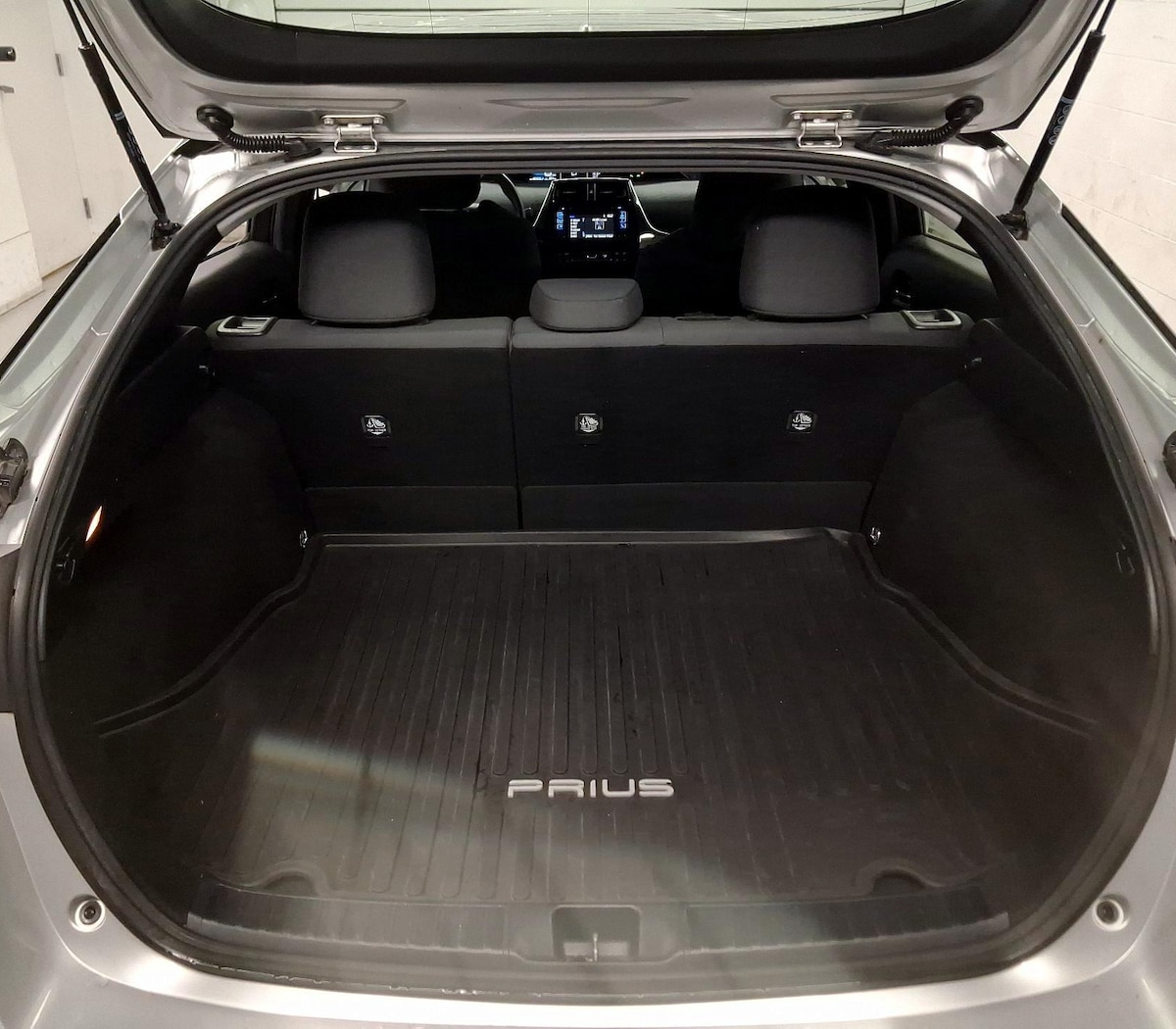 Trunk/Cargo (Seats Up)