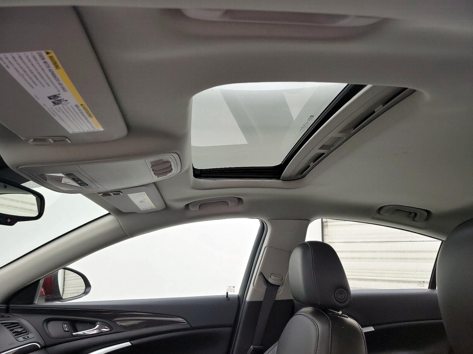 Sunroof(s) & Overhead Airbags