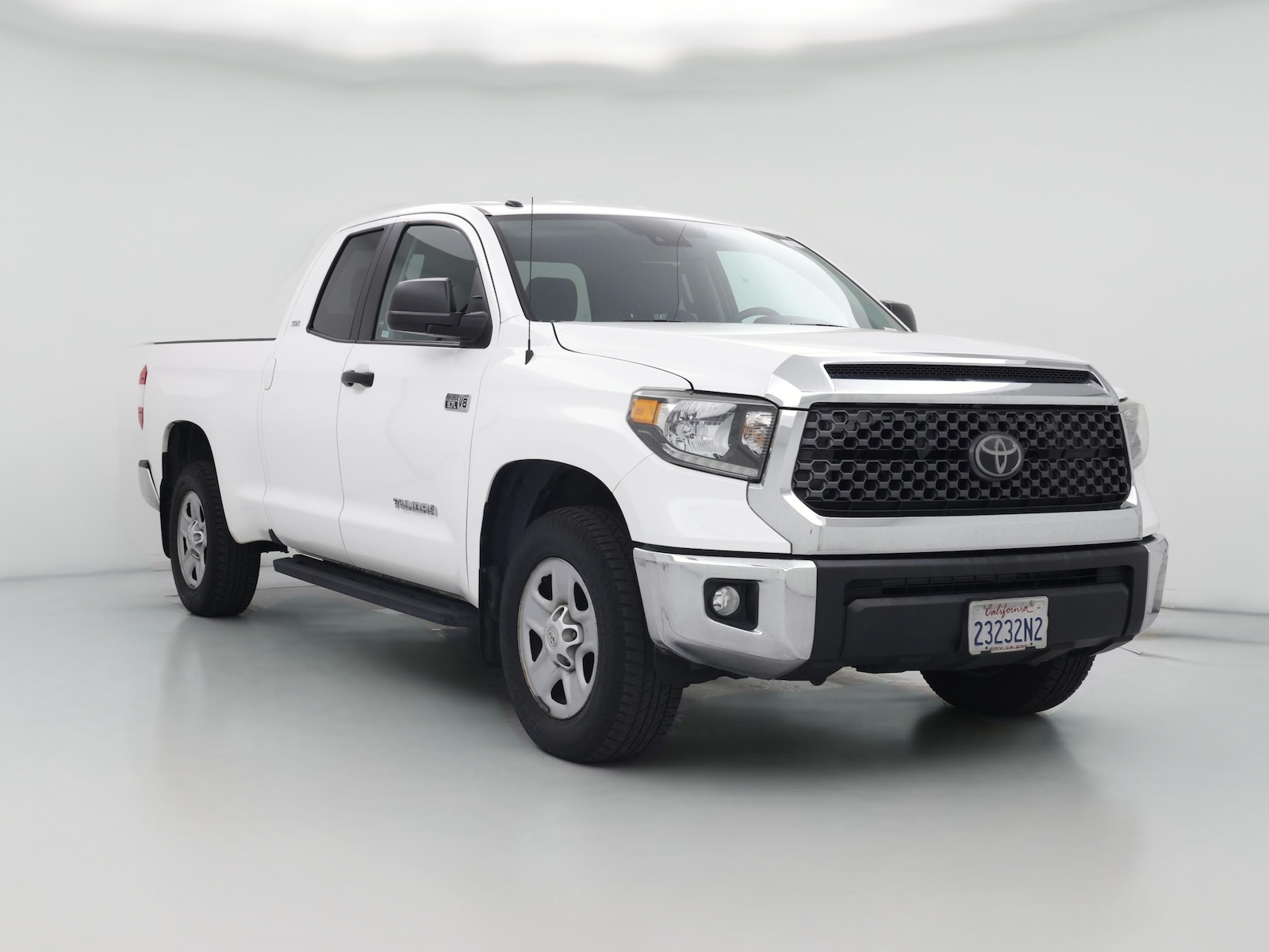 Bed Cover, Bed Liner & Tow Hitch