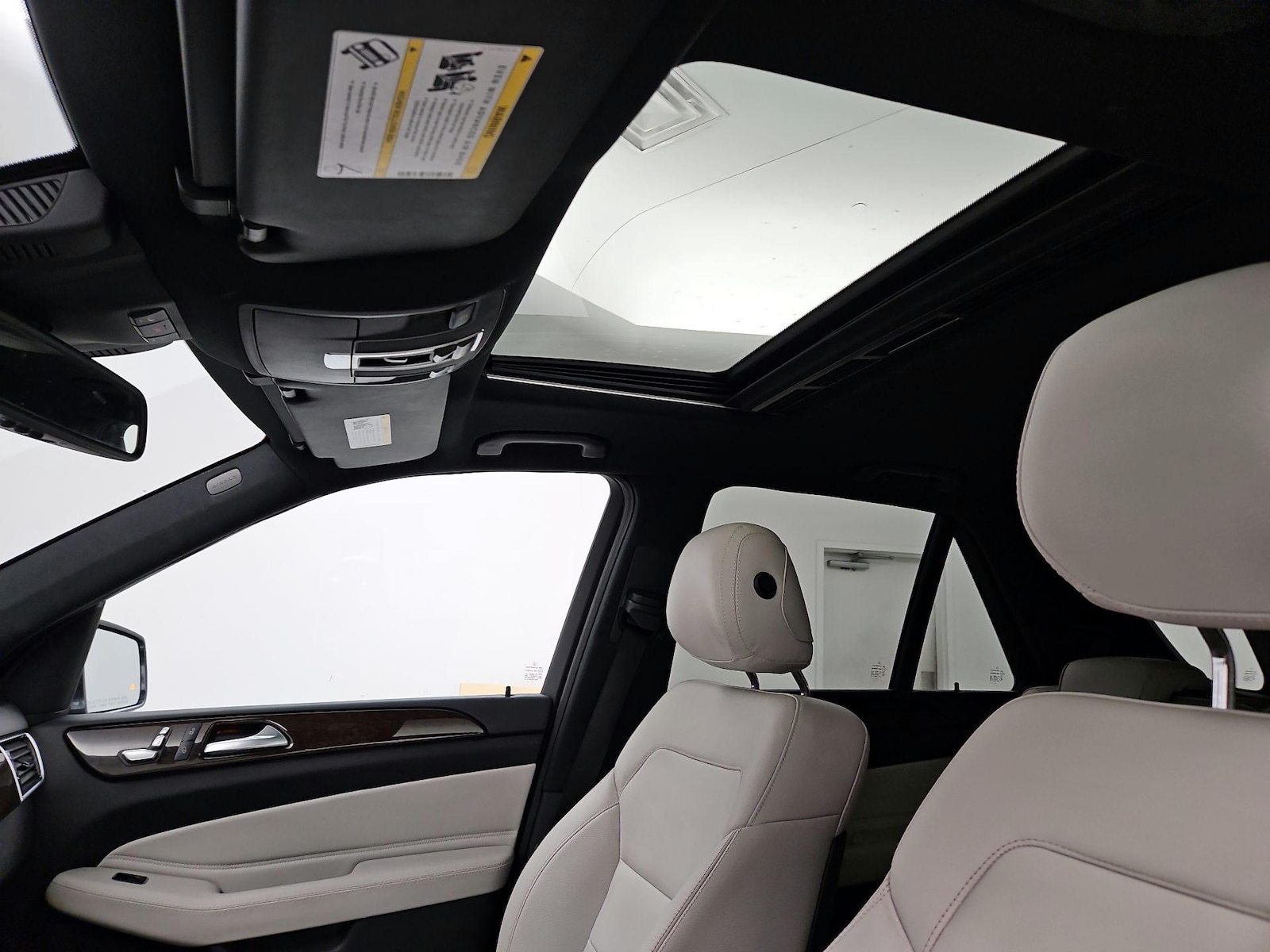 Sunroof(s) & Overhead Airbags