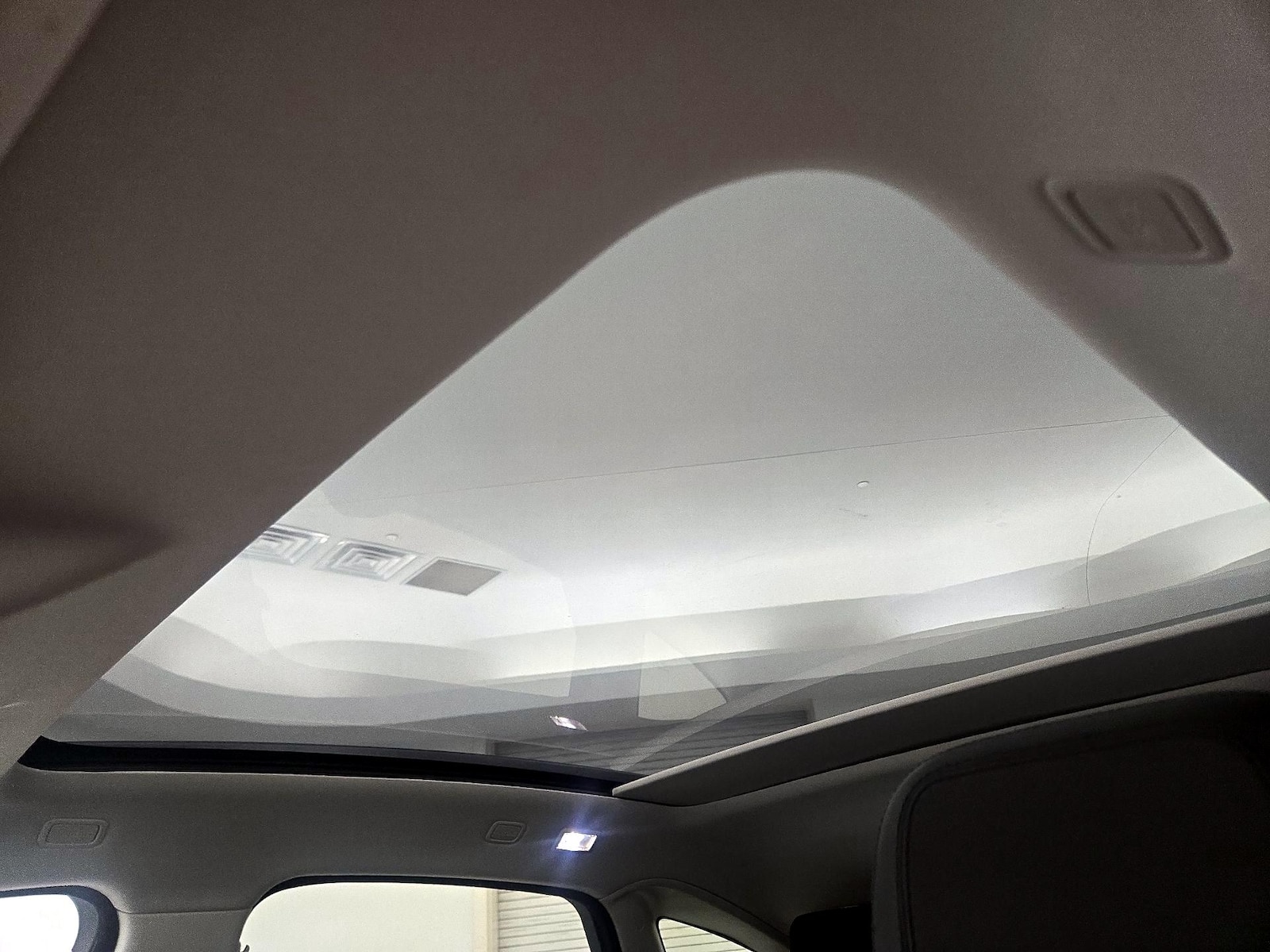Skylight(s) & Overhead Airbags