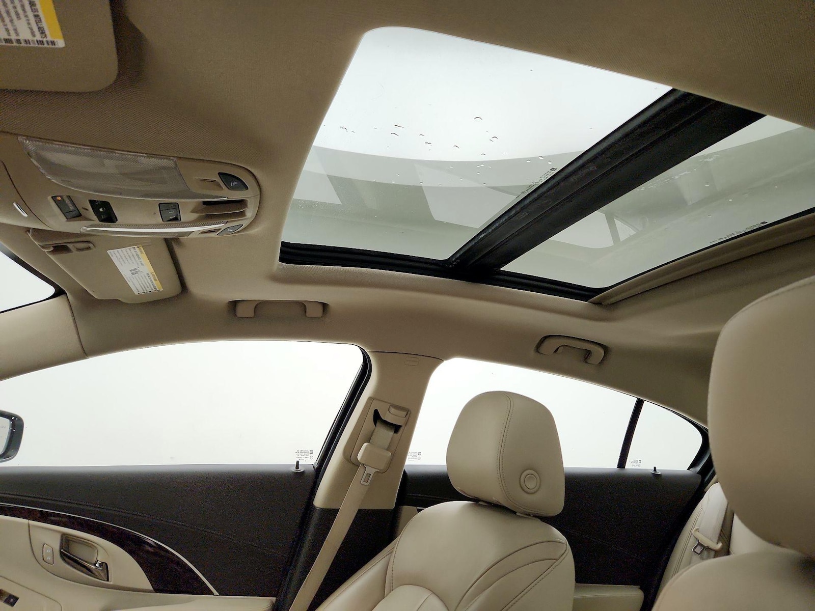 Sunroof(s) & Overhead Airbags