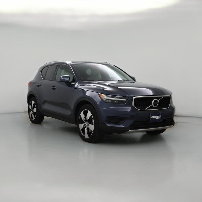 2022 Volvo XC40 T5 Momentum